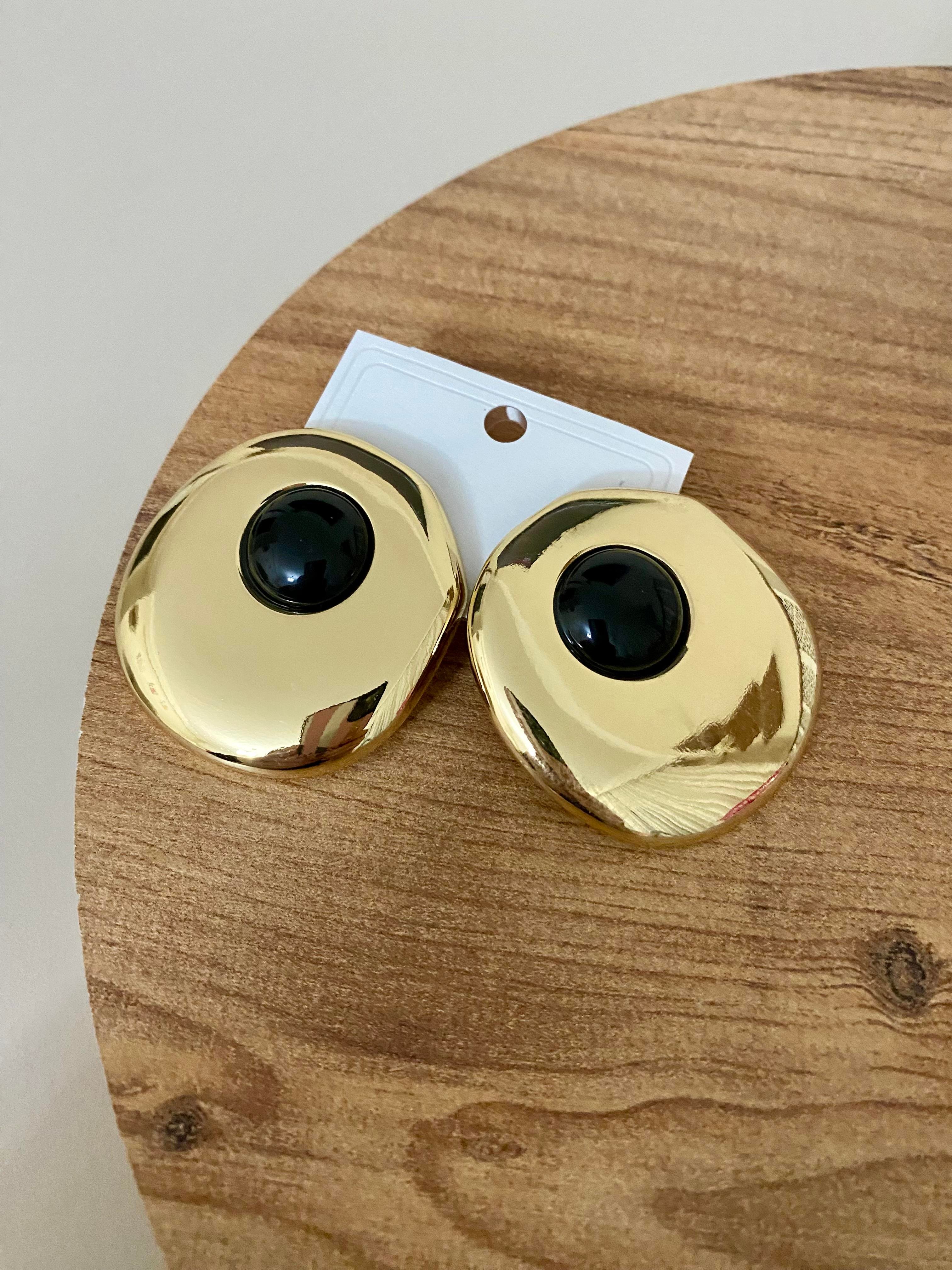Gold Oval Siyah Mineli Küpe 