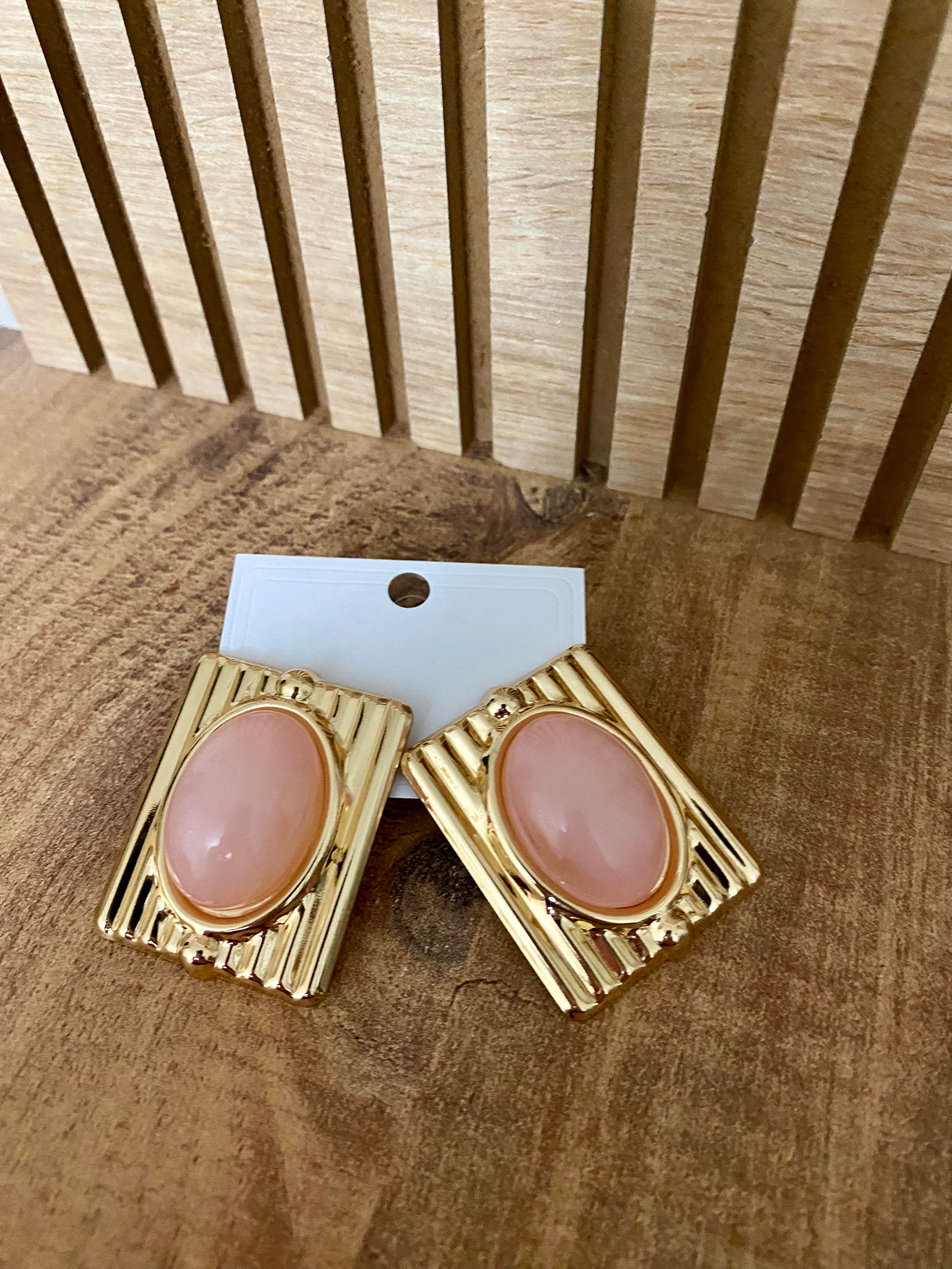 Gold Pembe Taşlı Marka Model Küpe