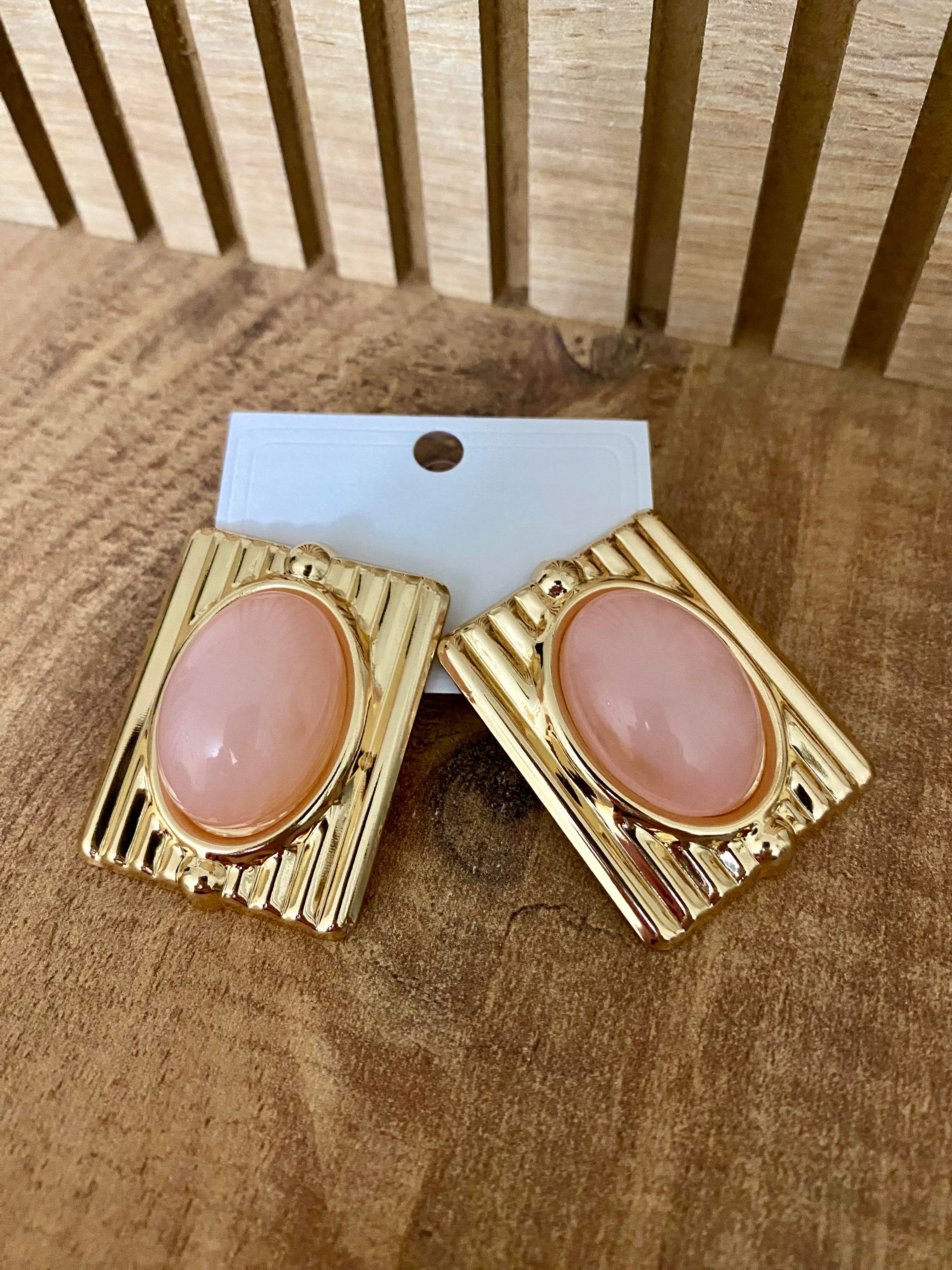Gold Pembe Taşlı Marka Model Küpe