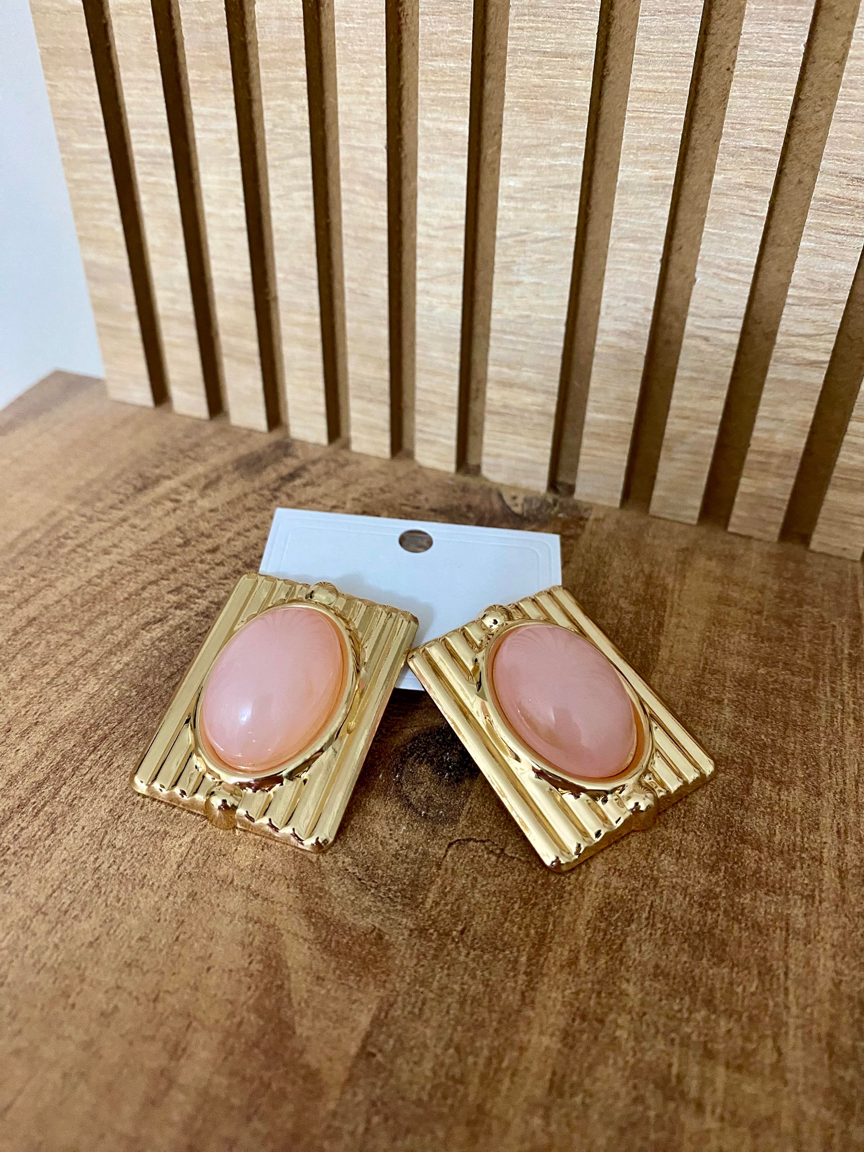 Gold Pembe Taşlı Marka Model Küpe