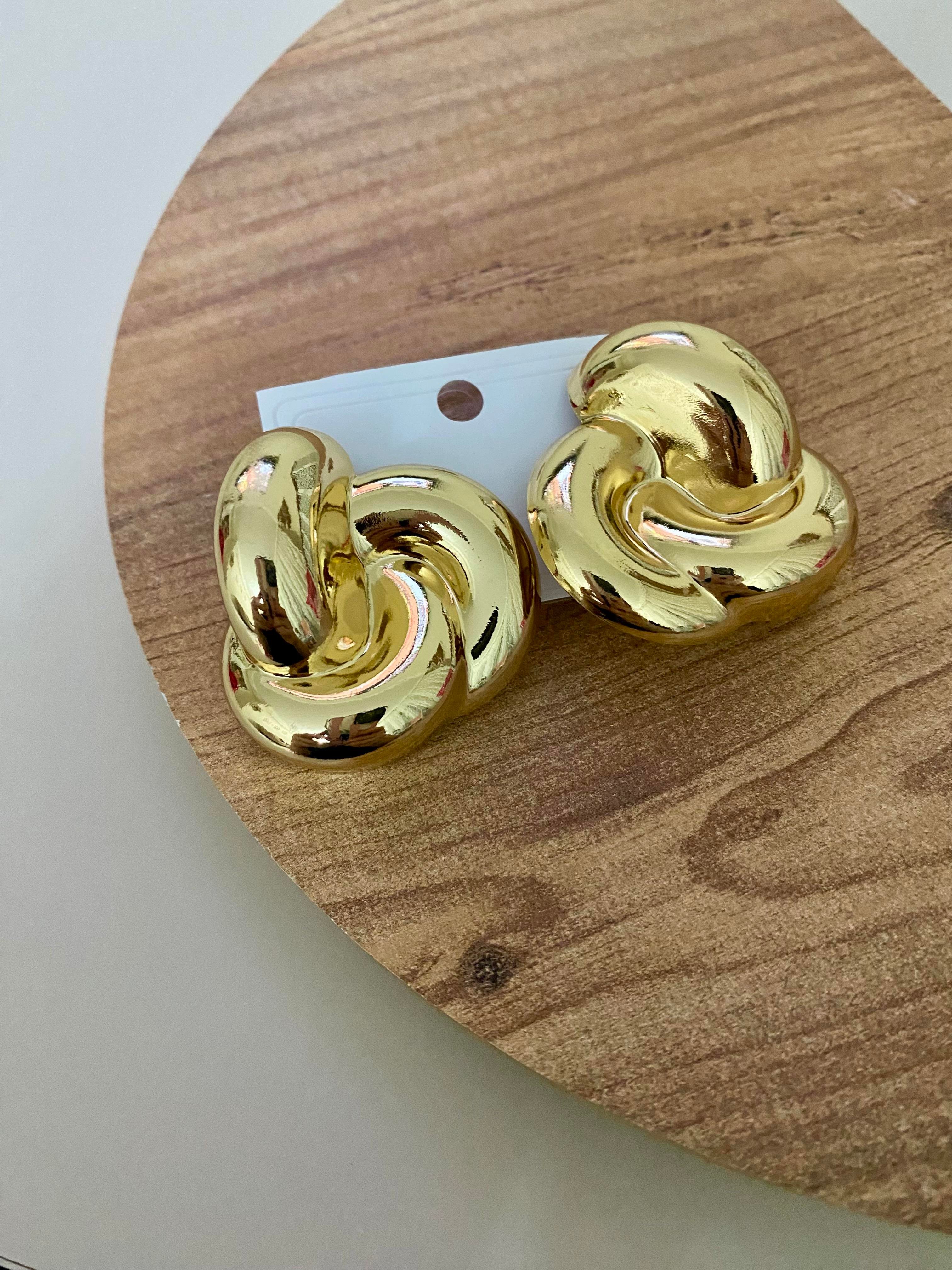 Gold Renk Halka Tasarım Küpe