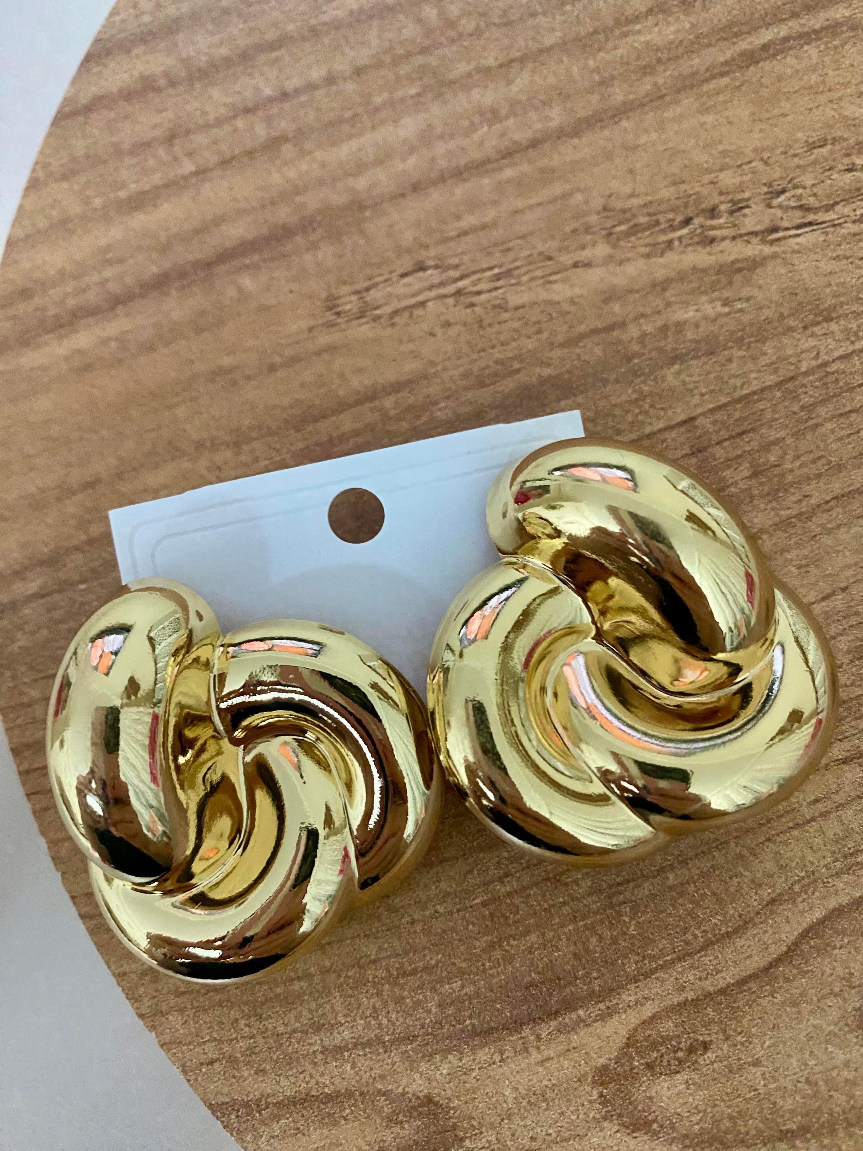 Gold Renk Halka Tasarım Küpe