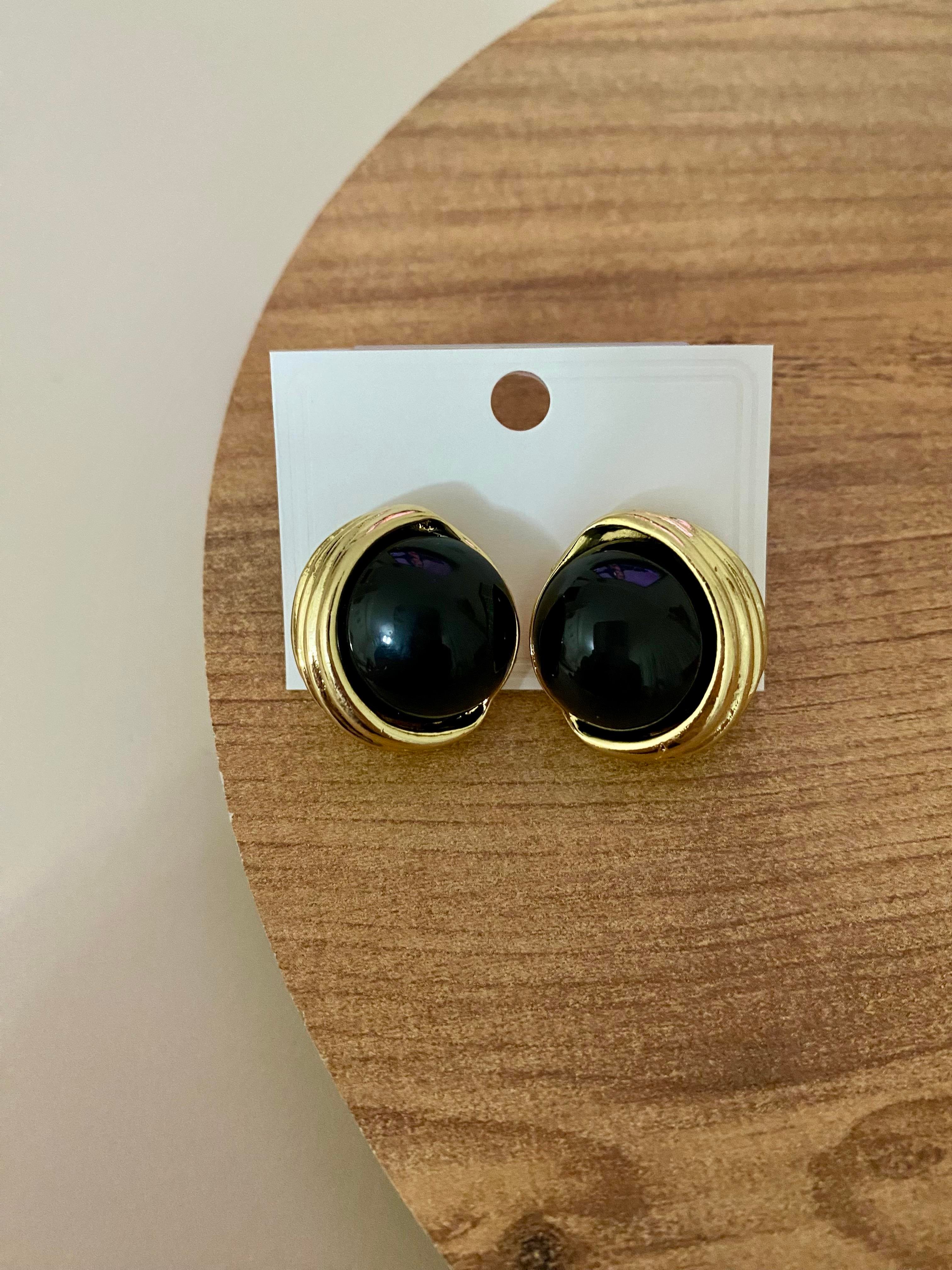 Gold Siyah Mineli Düğme Model Küpe
