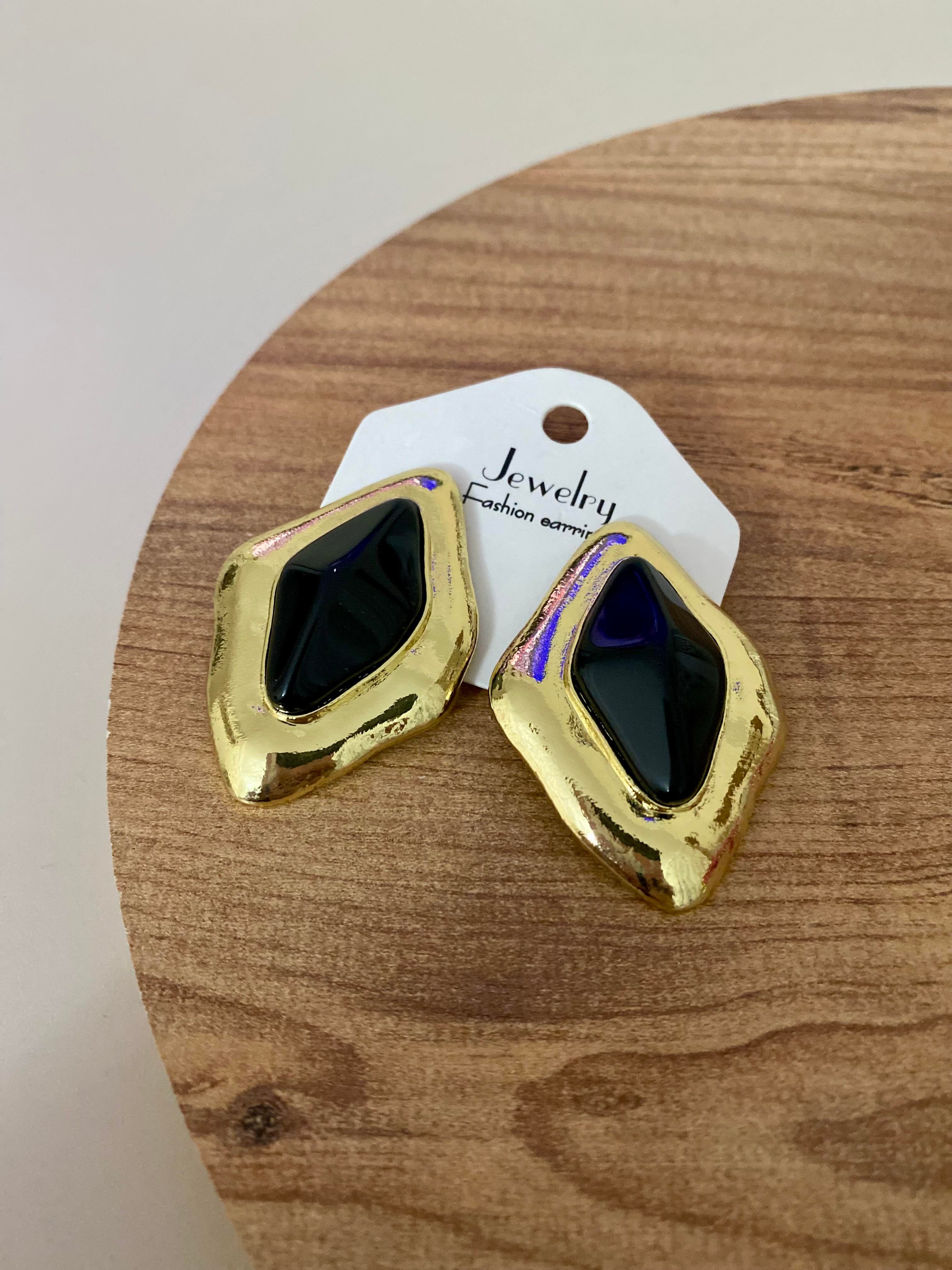 Gold Siyah Mineli Küpe