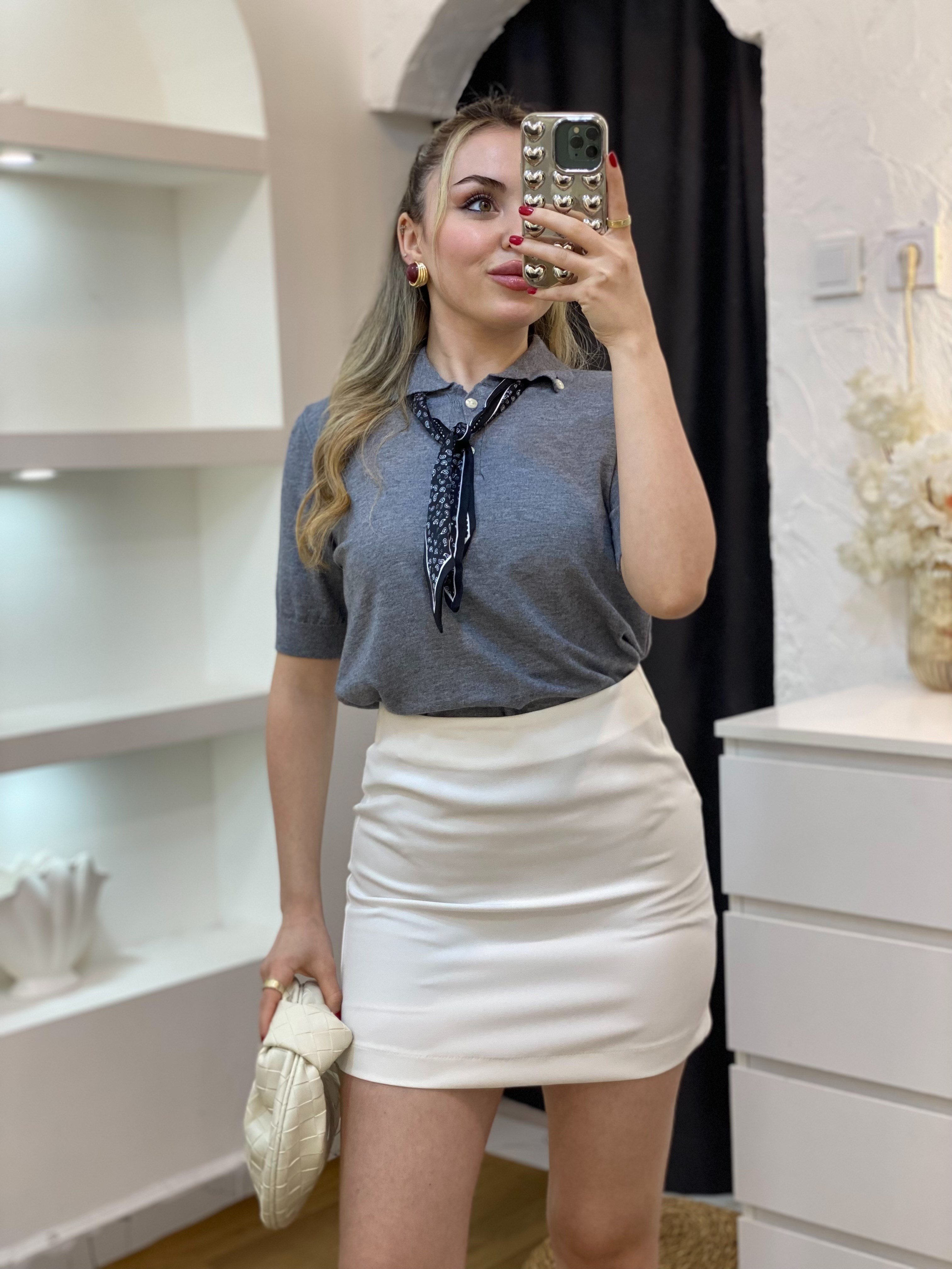Gri Fularlı Polo Yaka Triko Bluz