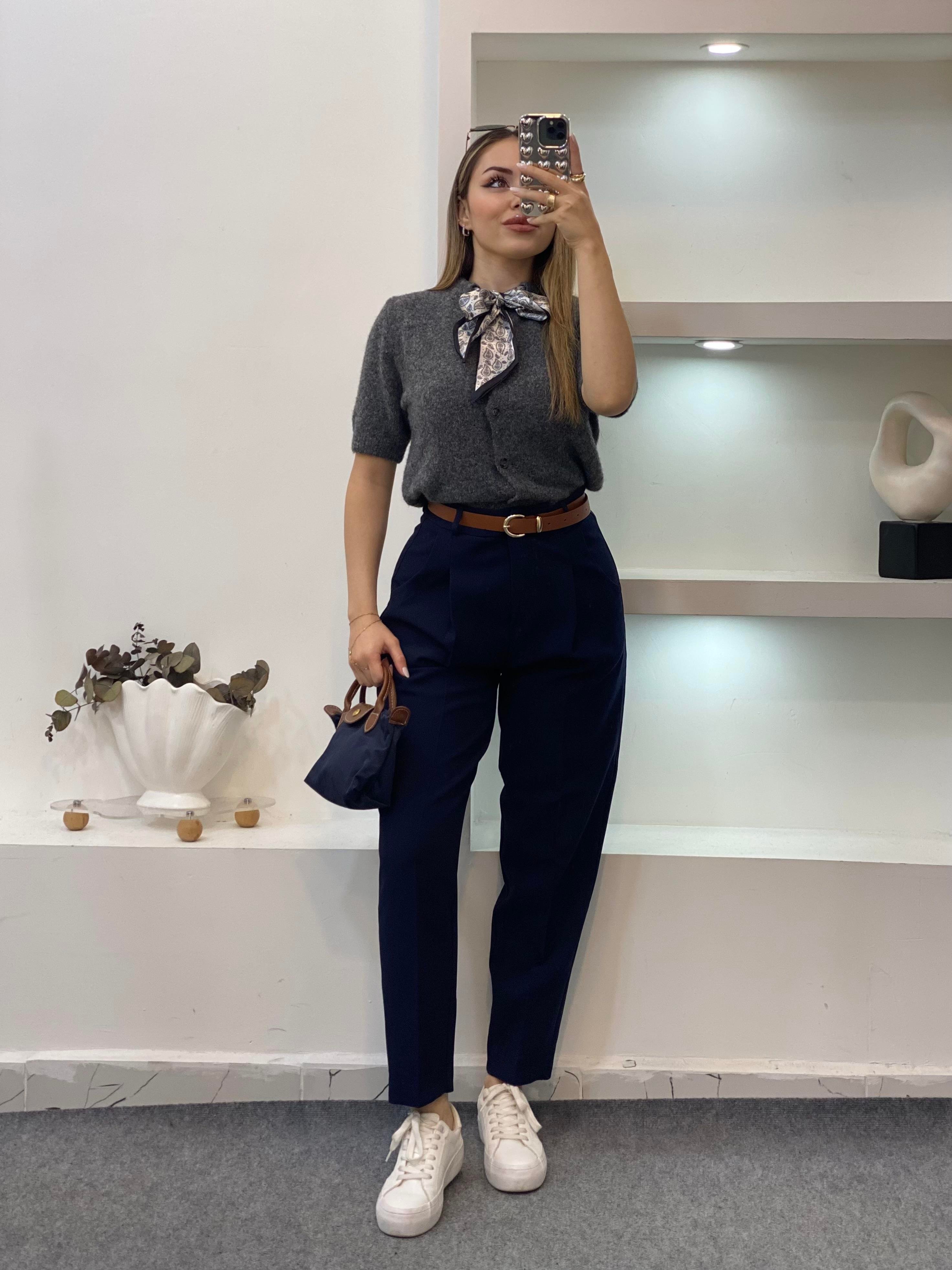 Gri Renk Fularlı Hırka 