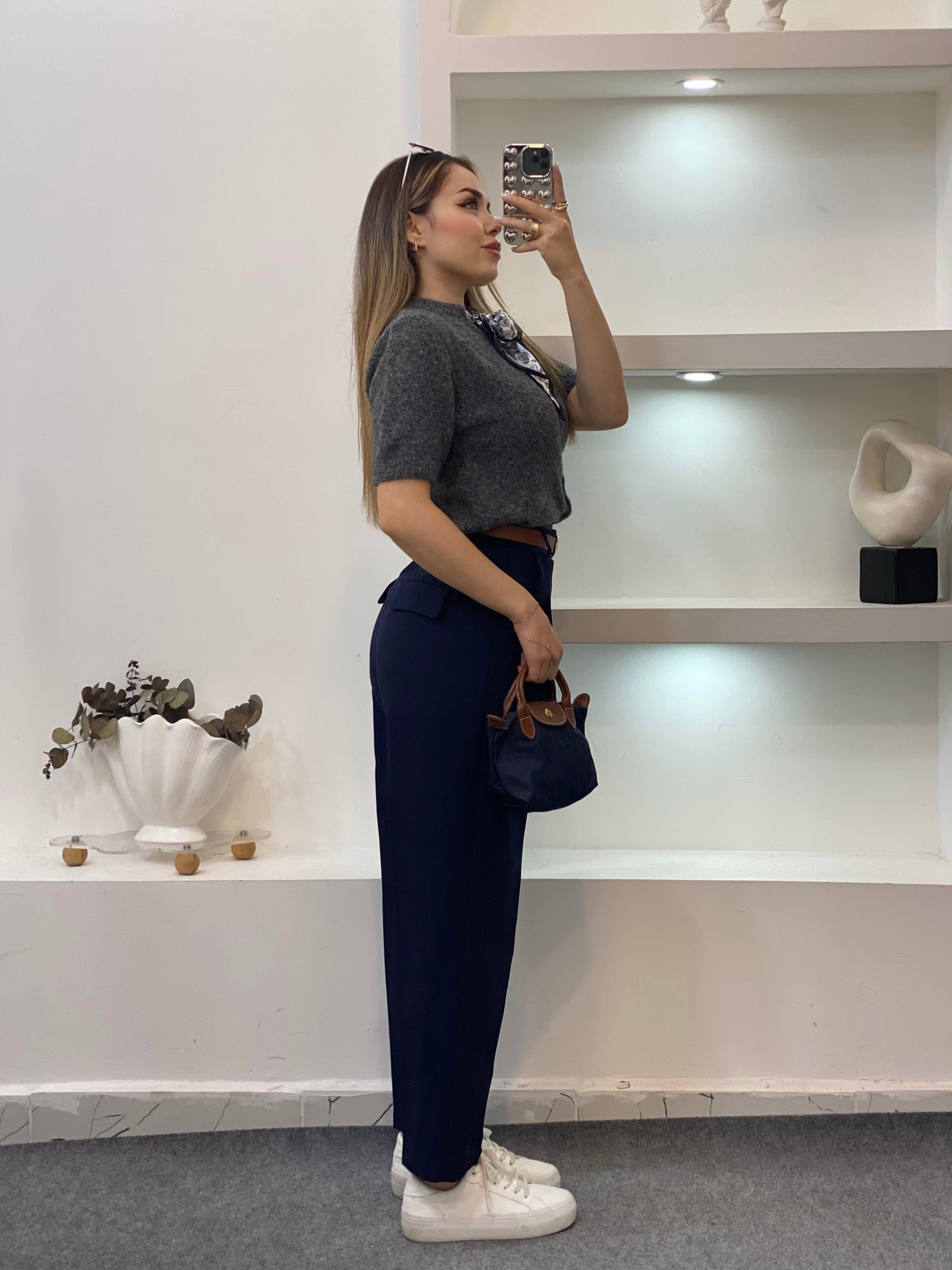 Gri Renk Fularlı Hırka 