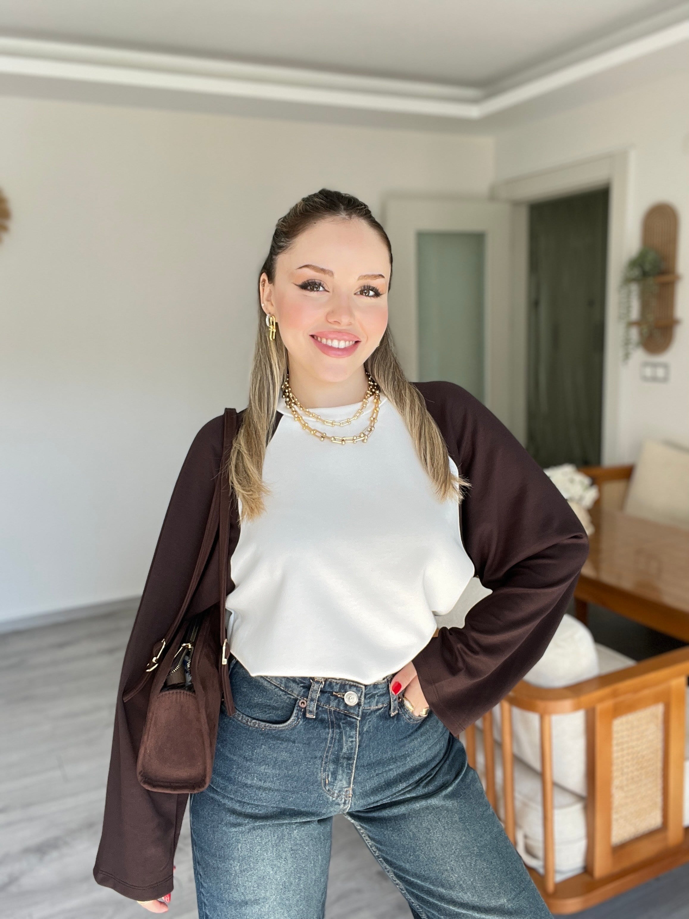 Kahve Beyaz Kontrast Renkli Modal Basic