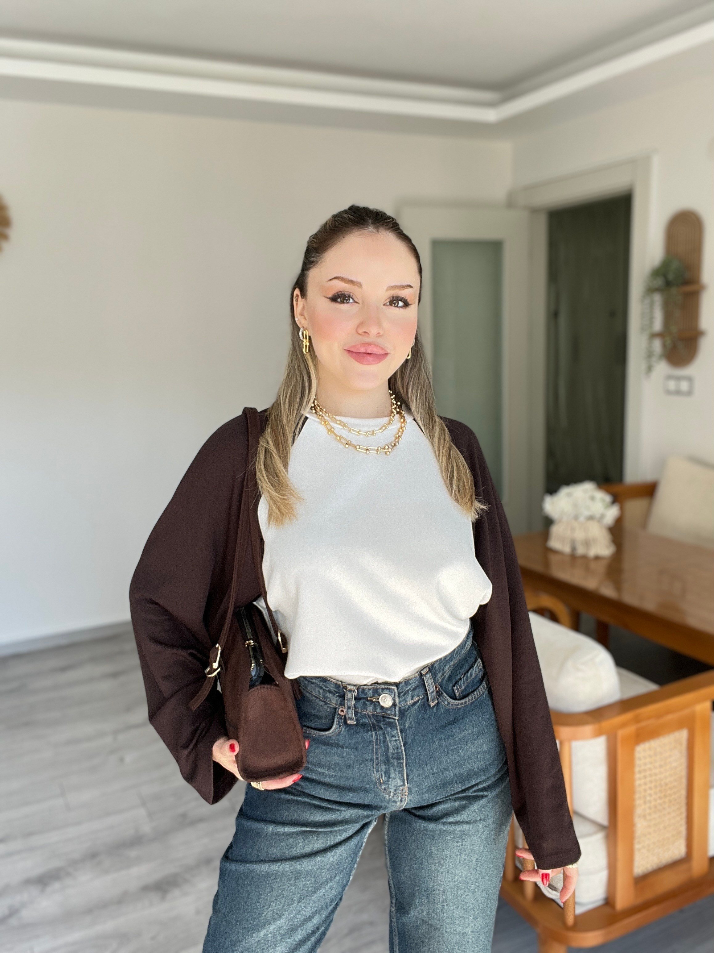 Kahve Beyaz Kontrast Renkli Modal Basic