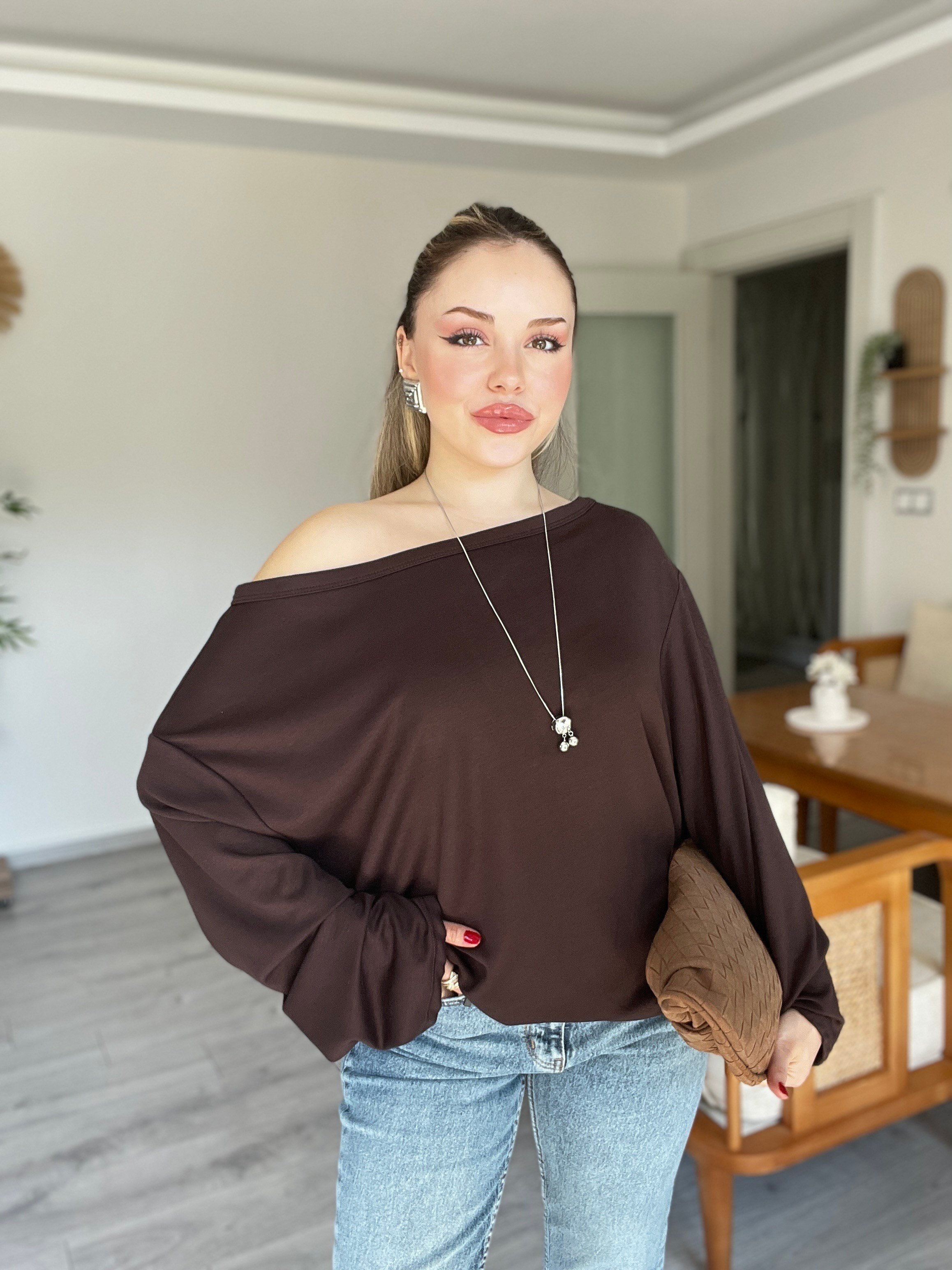 Kahve Düşük Omuz Oversize Modal Bluz