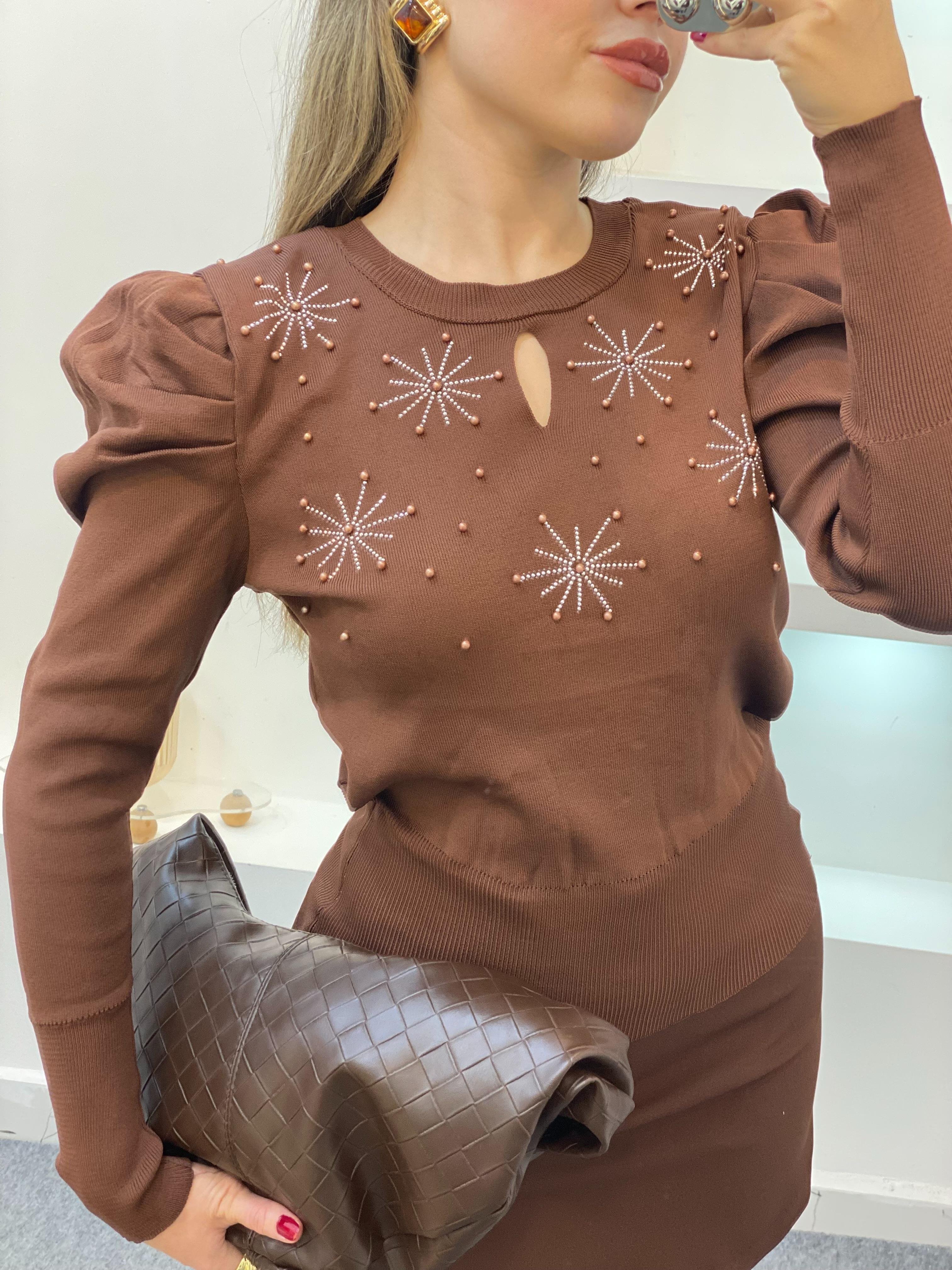 Kahve Önü Mini Pencereli Taşlı Triko Bluz