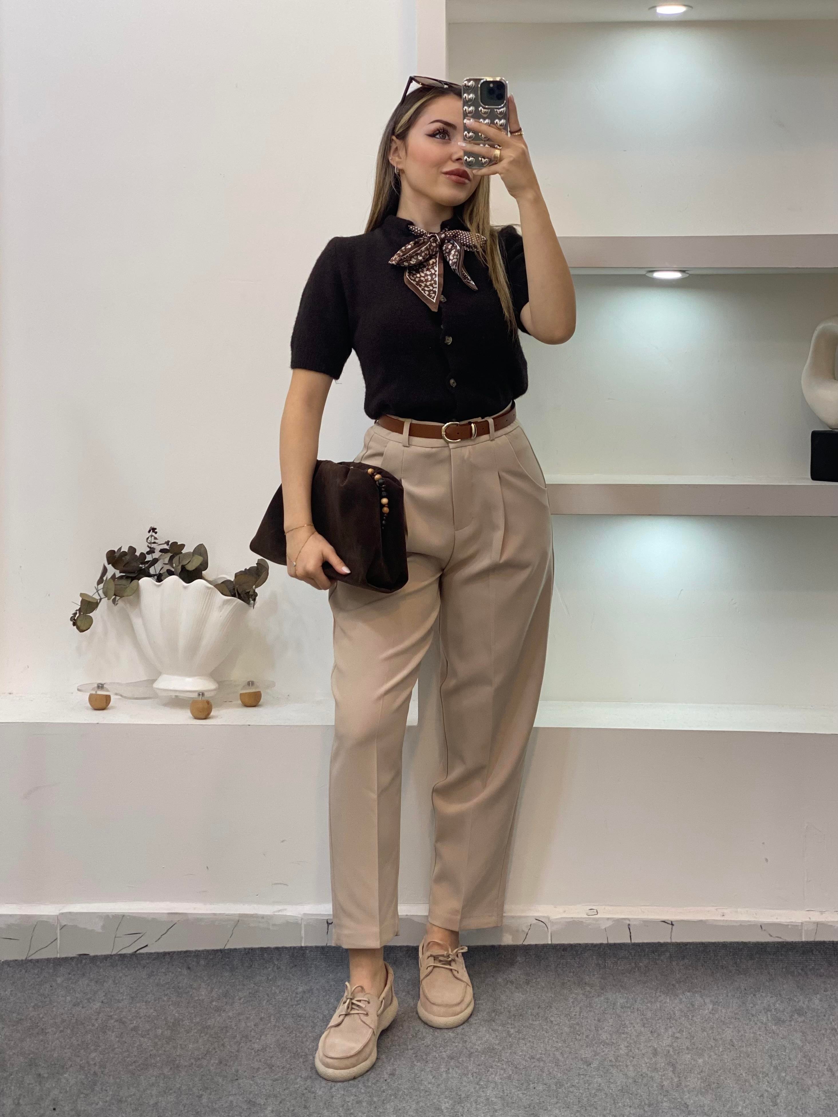 Kahve Renk Fularlı Hırka 