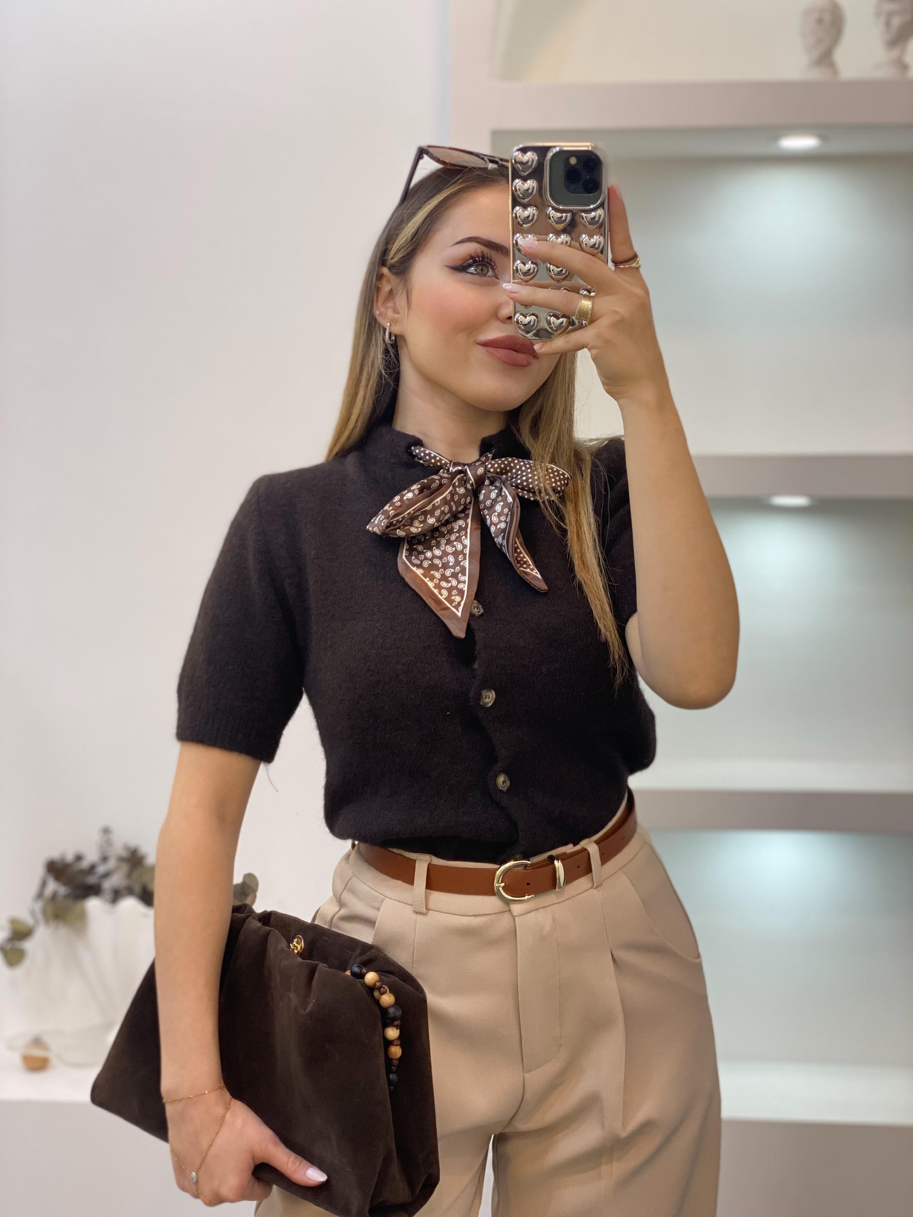 Kahve Renk Fularlı Hırka 