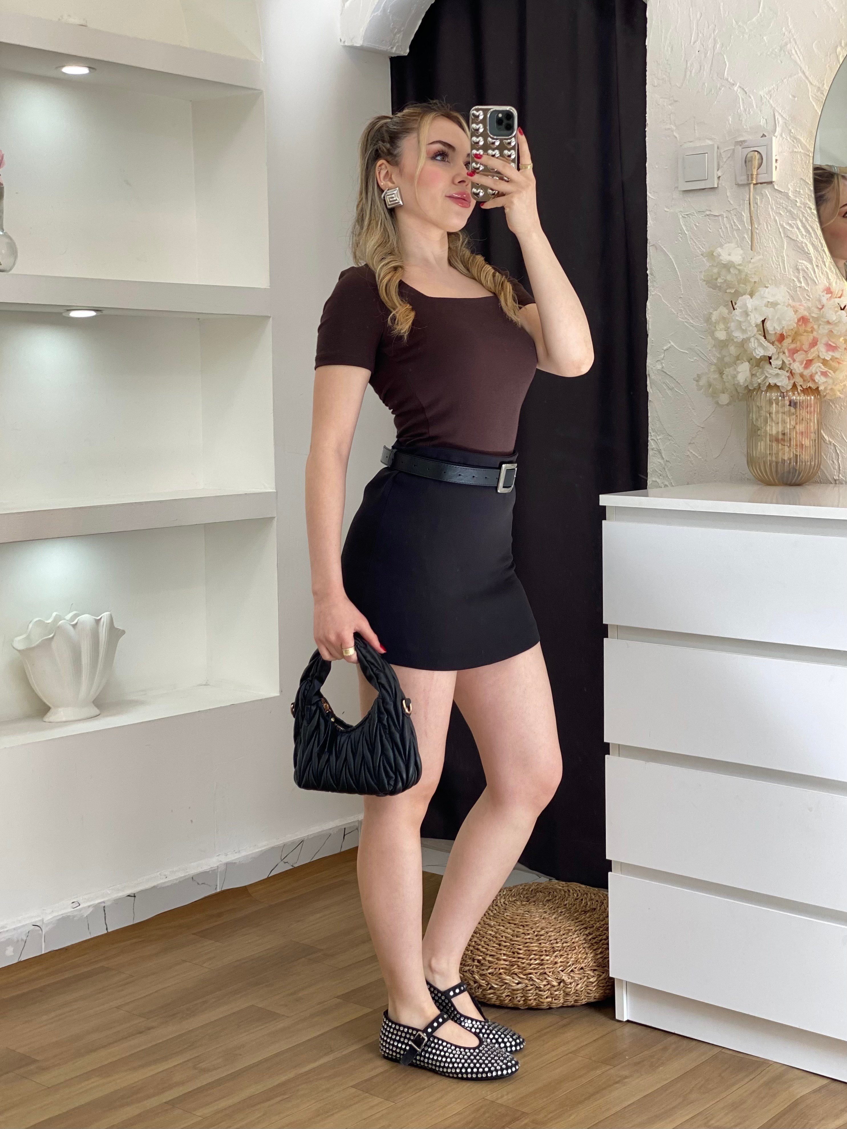 Kahve Sandık Yaka Kısa Kol Basic Bluz