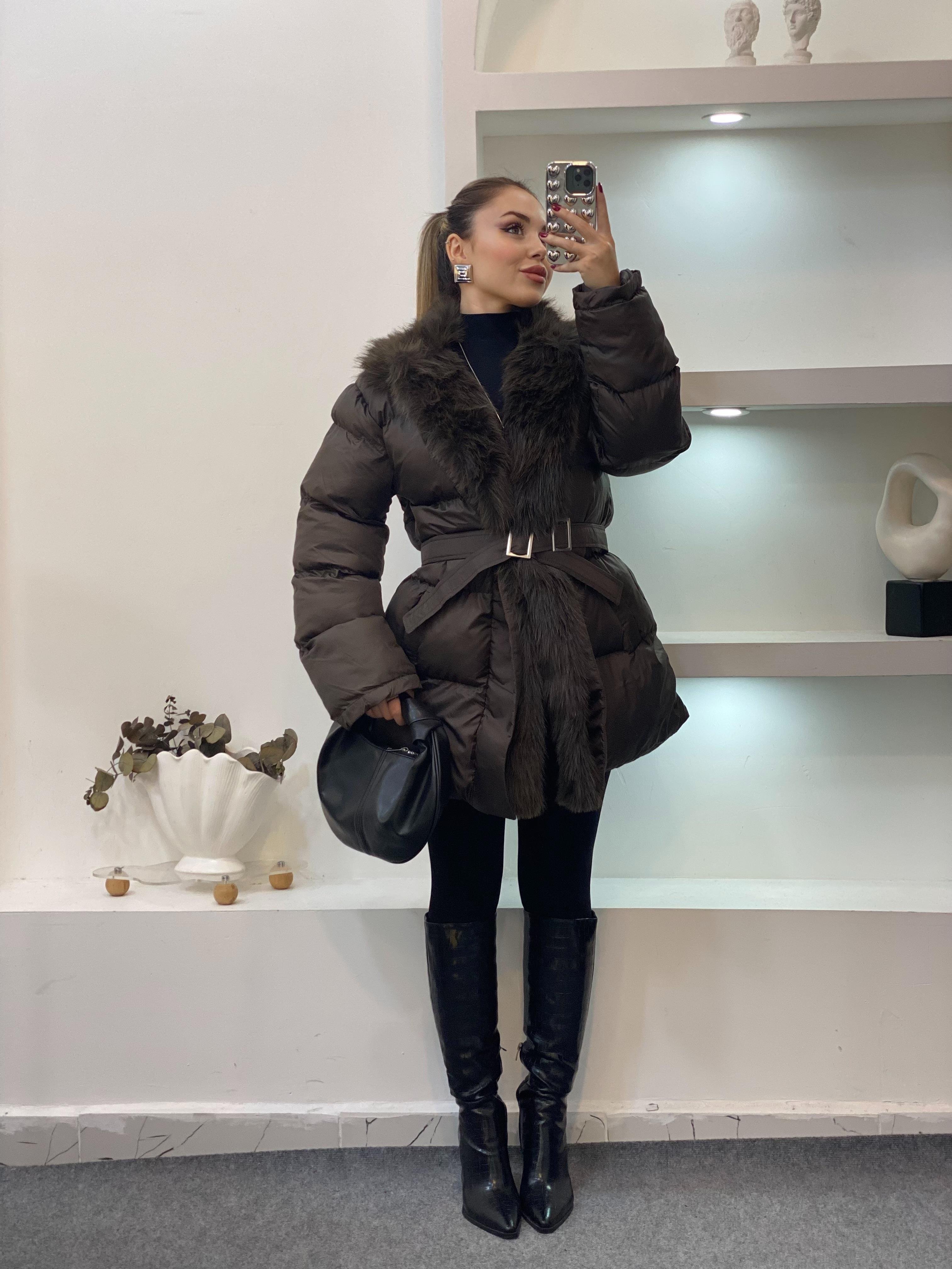 Kahve Yakası Kürklü Kemerli Model Şişme Mont