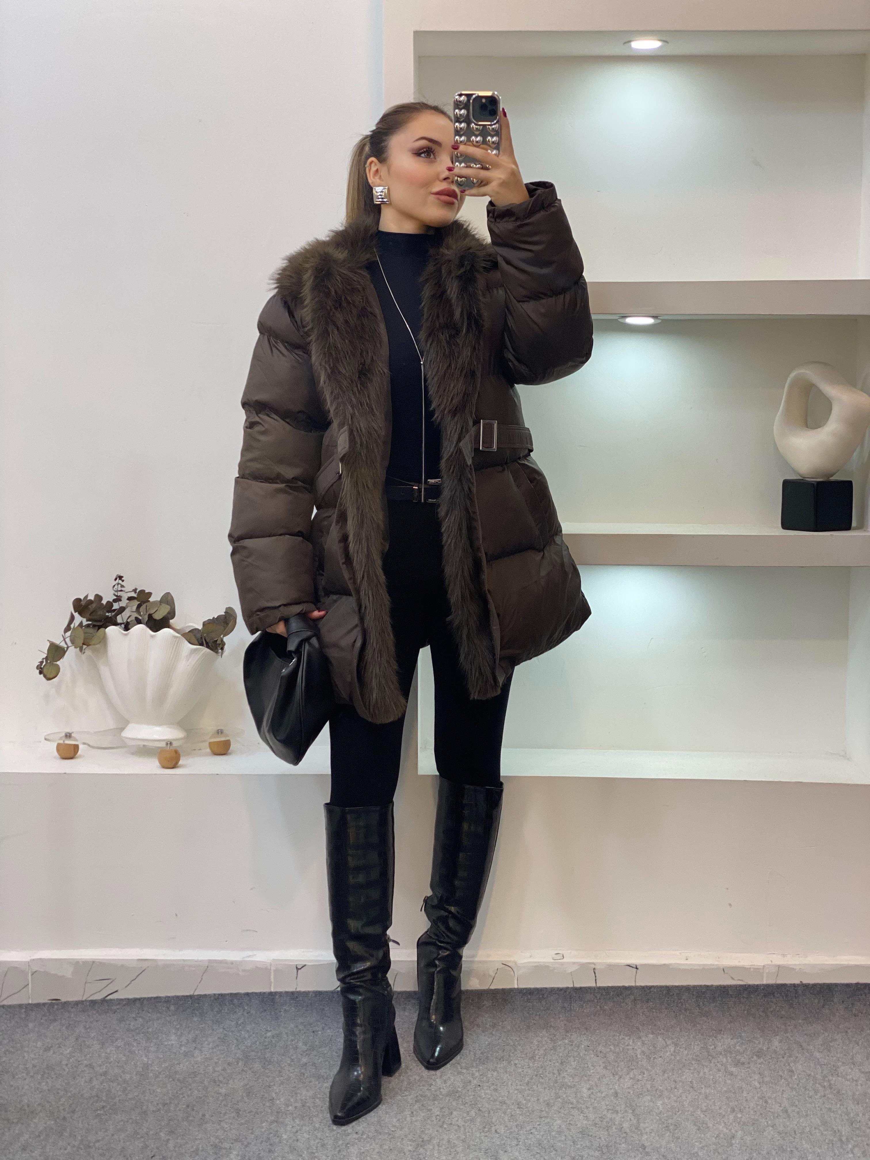 Kahve Yakası Kürklü Kemerli Model Şişme Mont