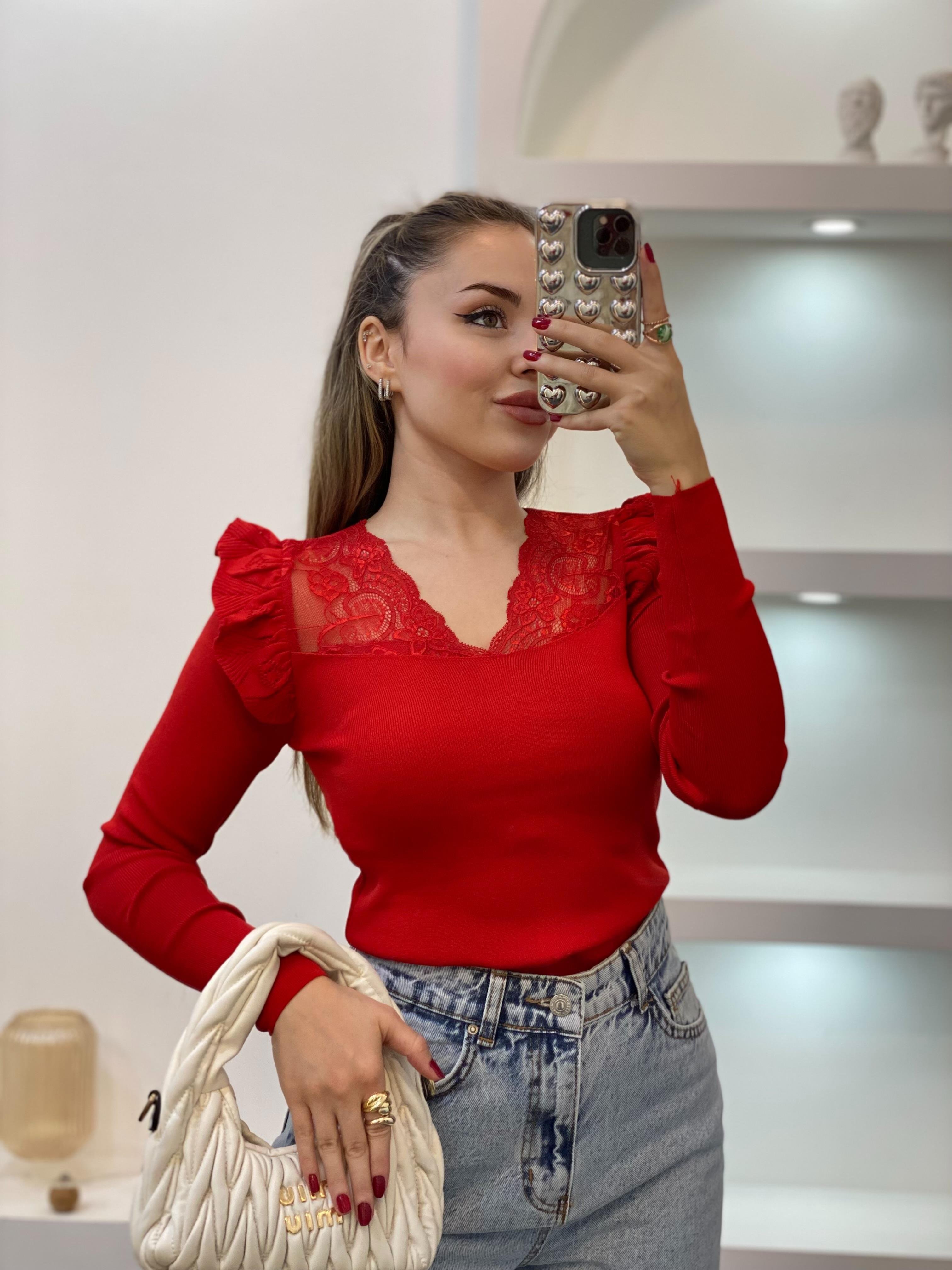 Kırmızı Kolları Volanlı Dantel Detaylı Triko Bluz