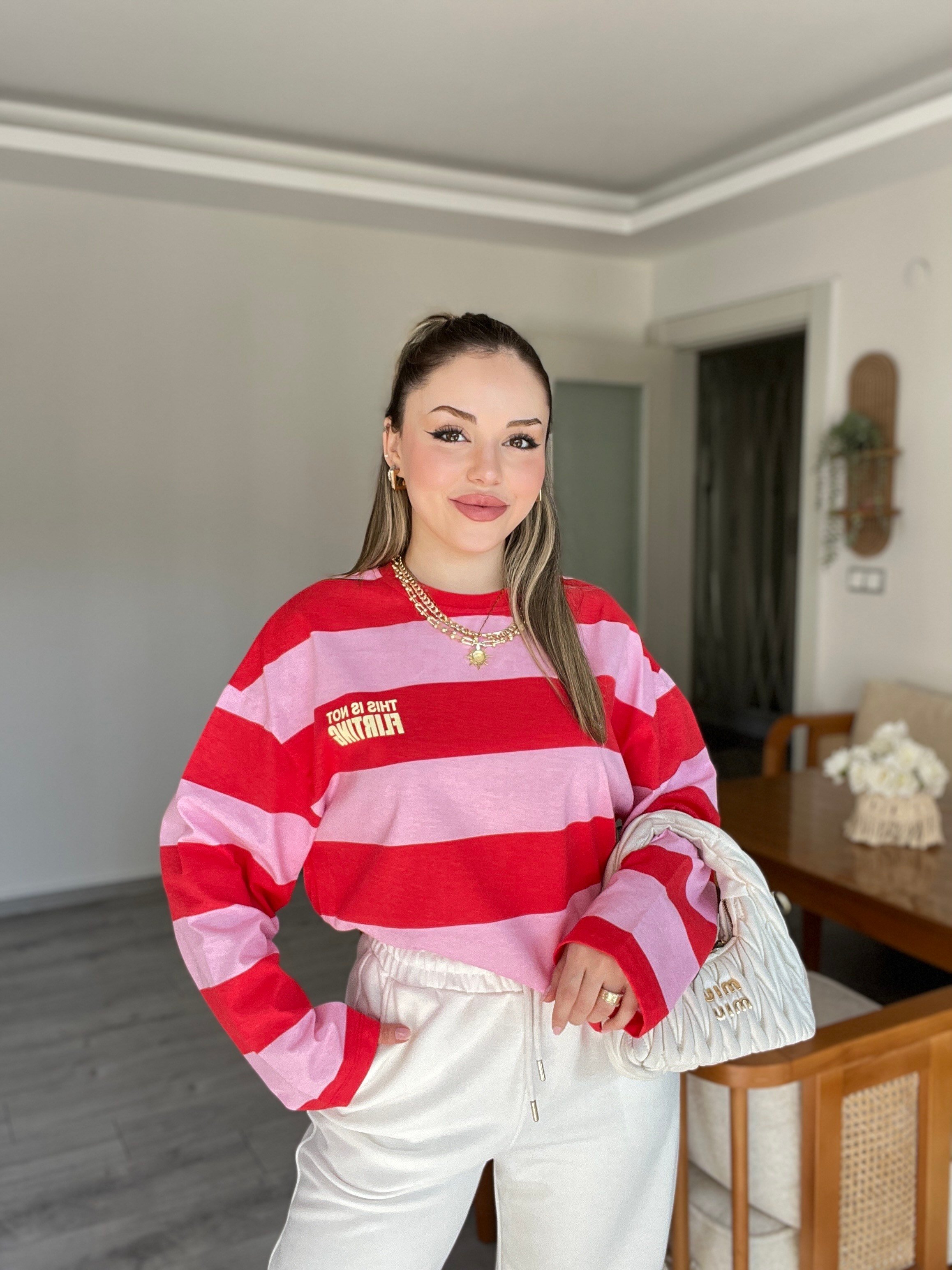 Kırmızı Pembe Çizgili Yazılı Basic