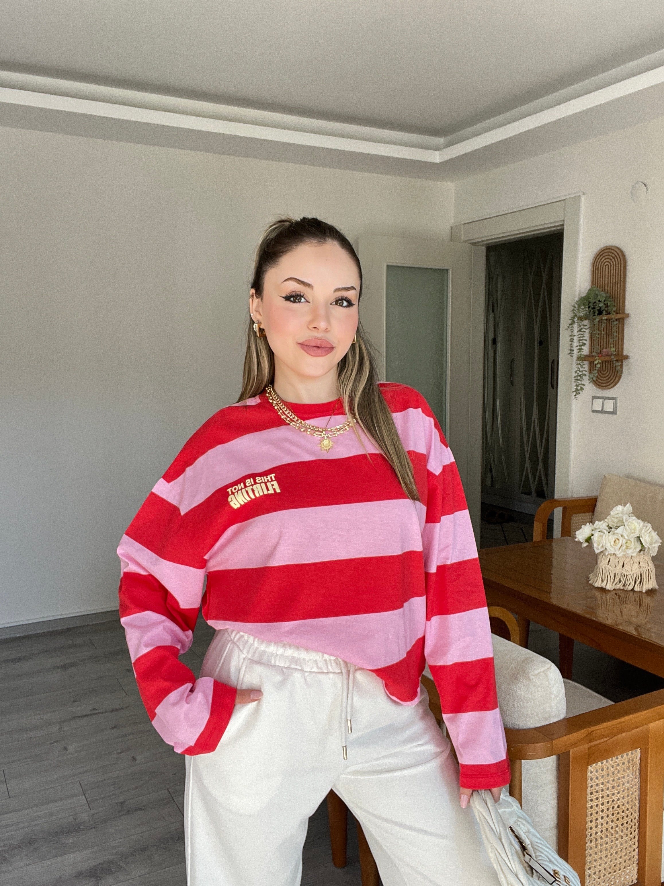 Kırmızı Pembe Çizgili Yazılı Basic