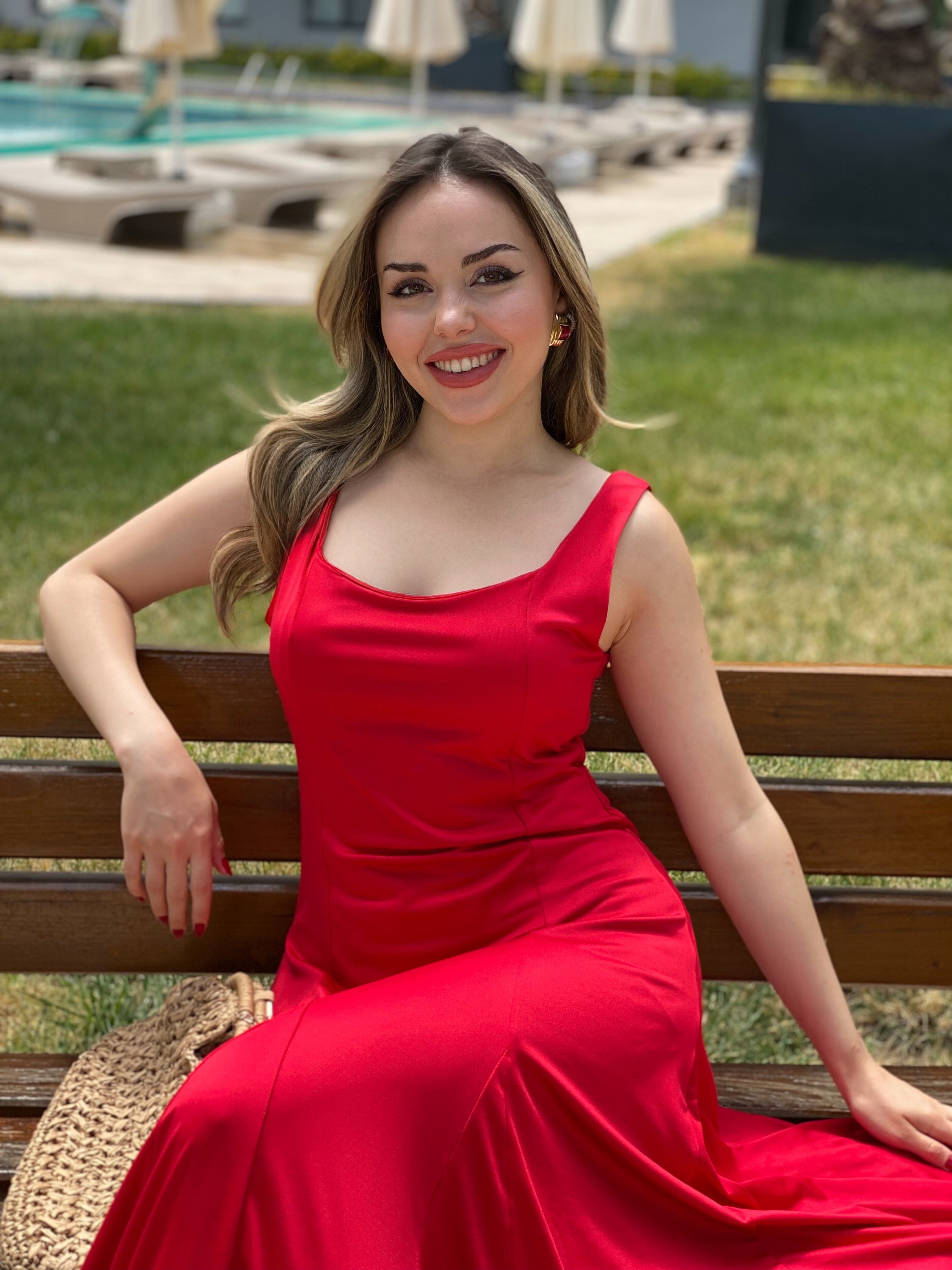 Kırmızı Piliseli Model Likralı Scuba Elbise