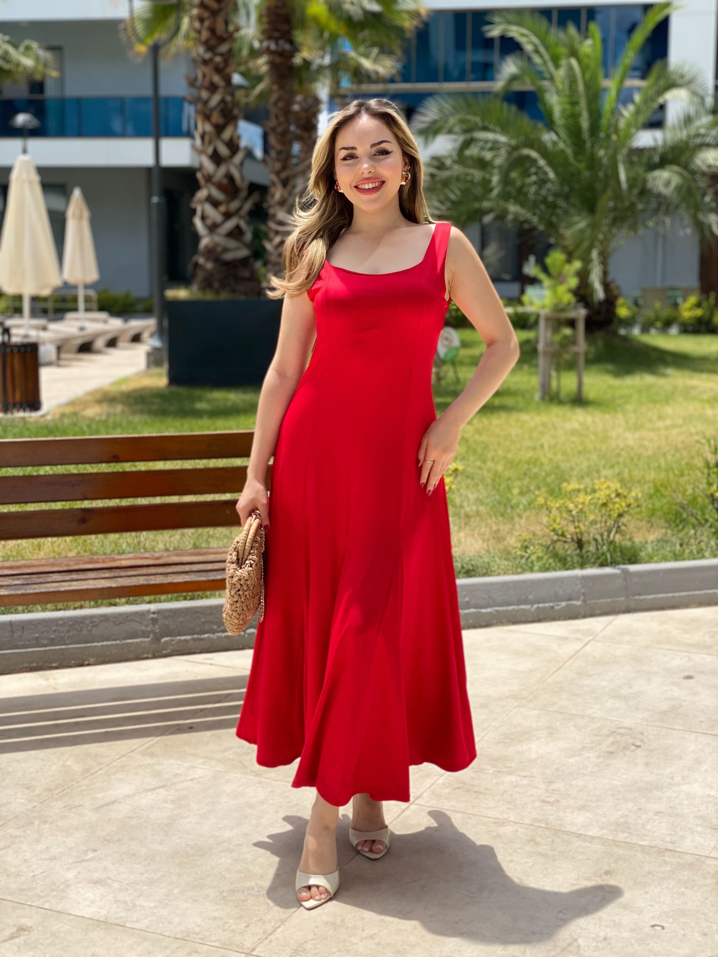 Kırmızı Piliseli Model Likralı Scuba Elbise