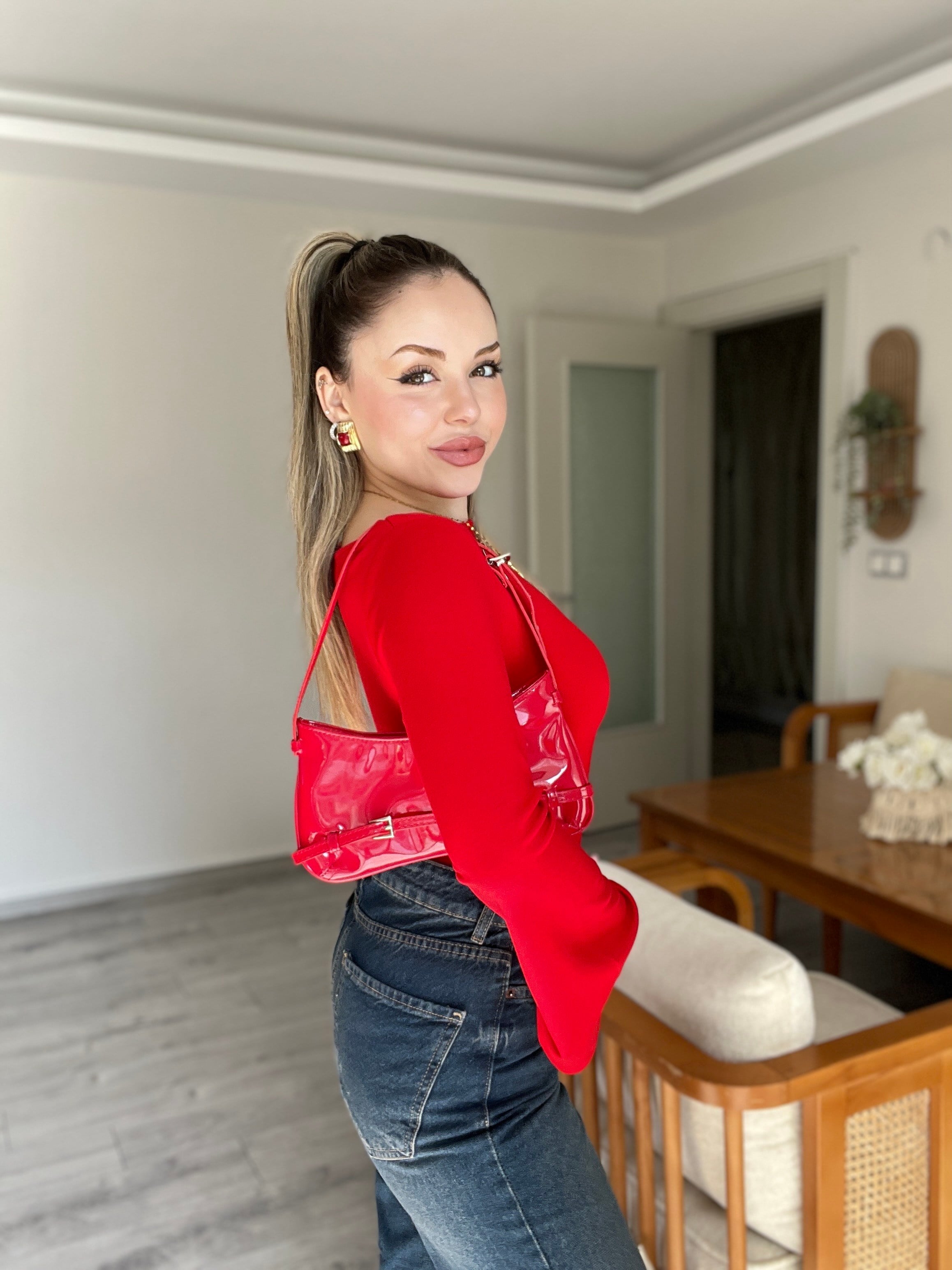 Kırmızı Renk Büzgülü Modal Bluz