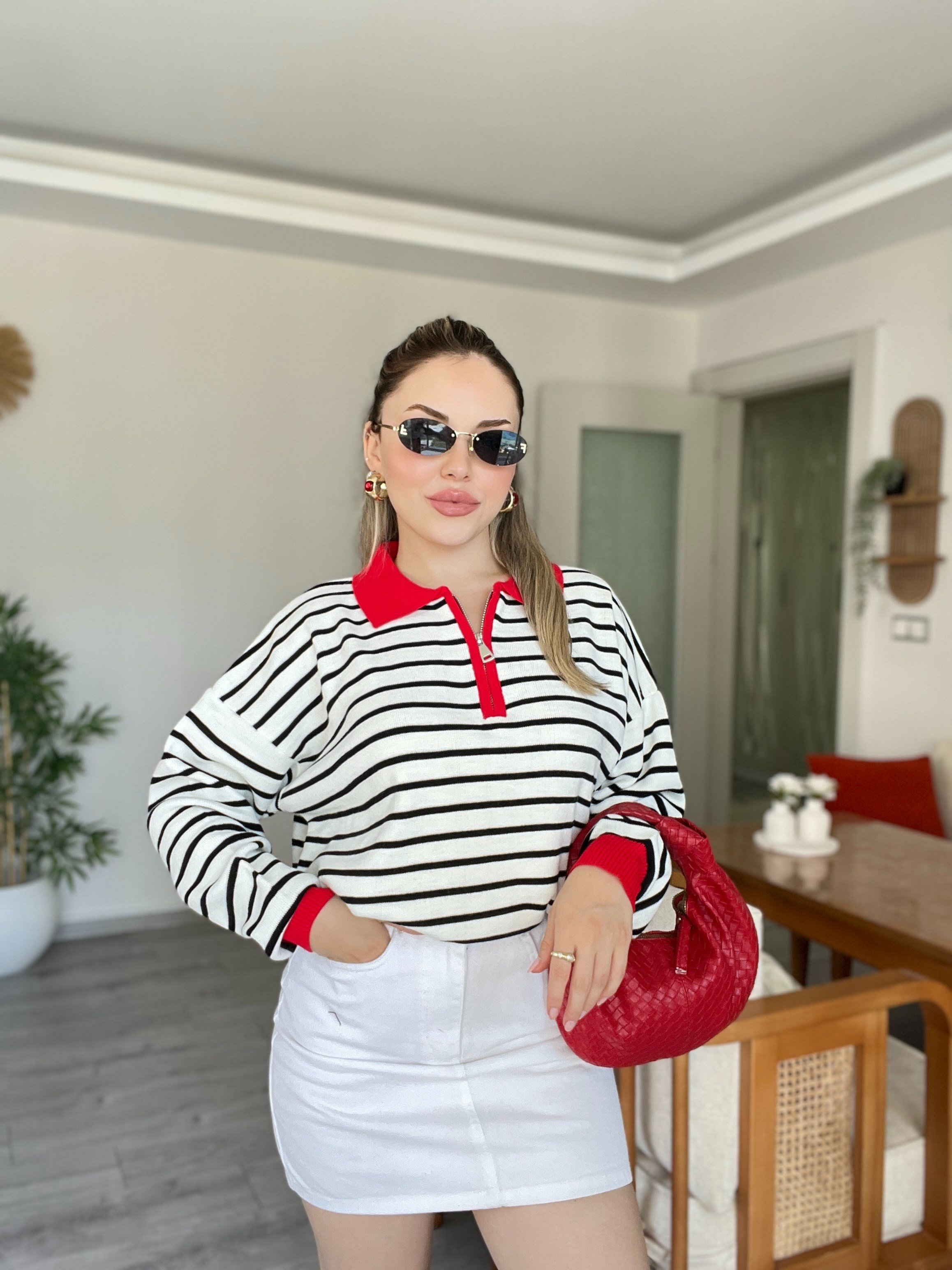 Kırmızı Siyah Çizgili Polo Yaka Triko 