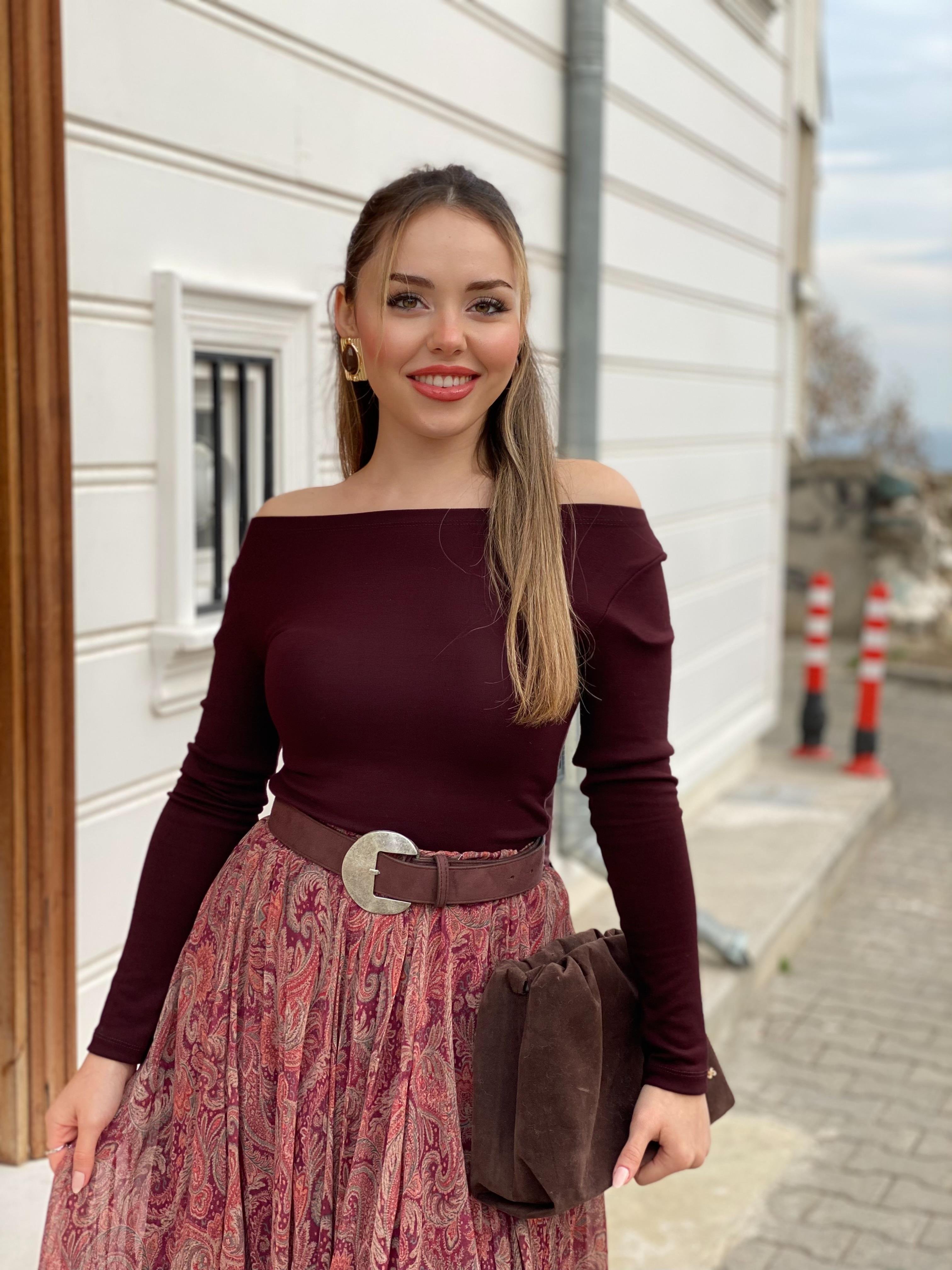 Koyu Bordo Kayık Yaka Basic Bluz