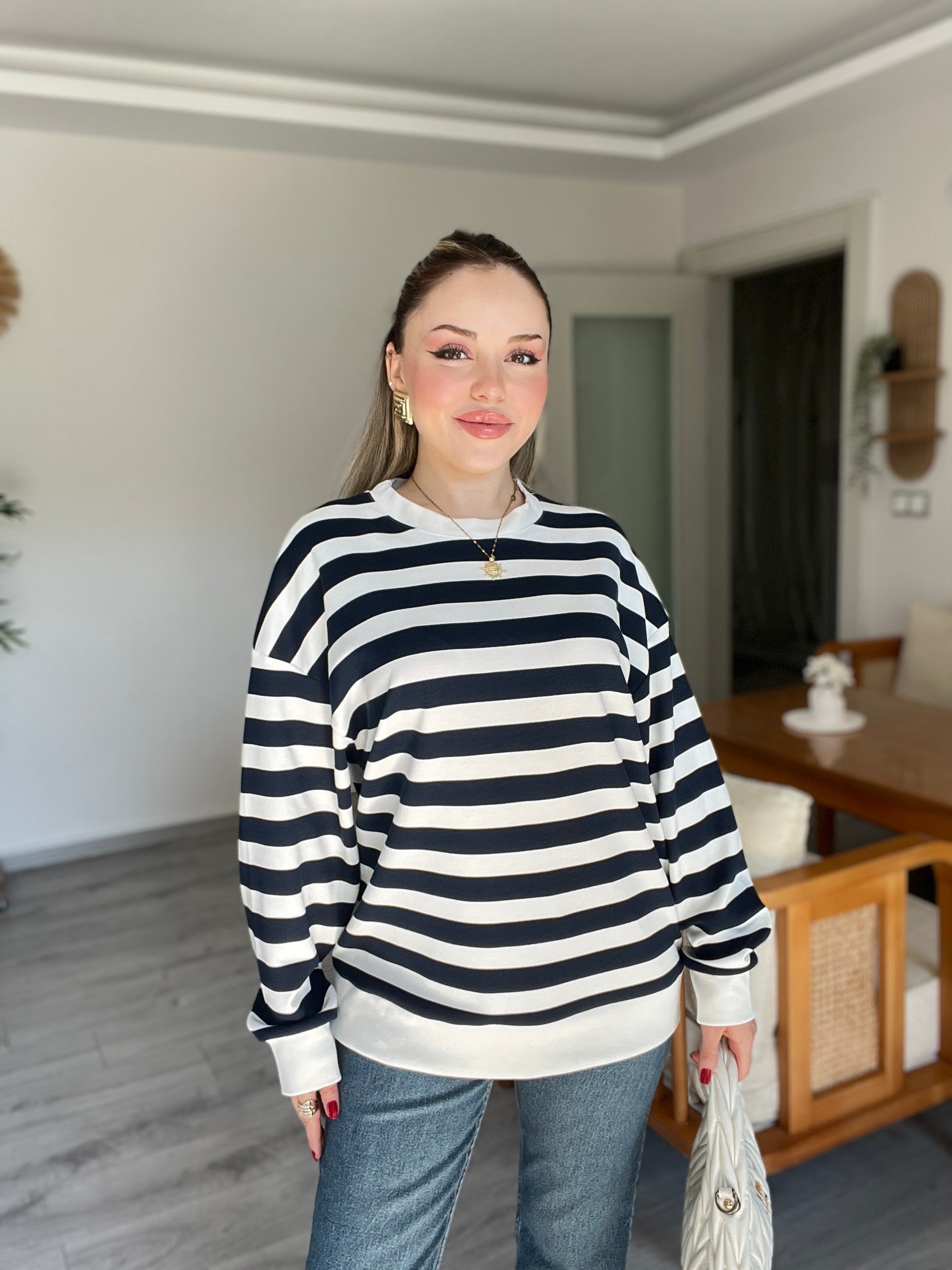 Lacivert Beyaz Çizgili Oversize Modal Sweatshirt 