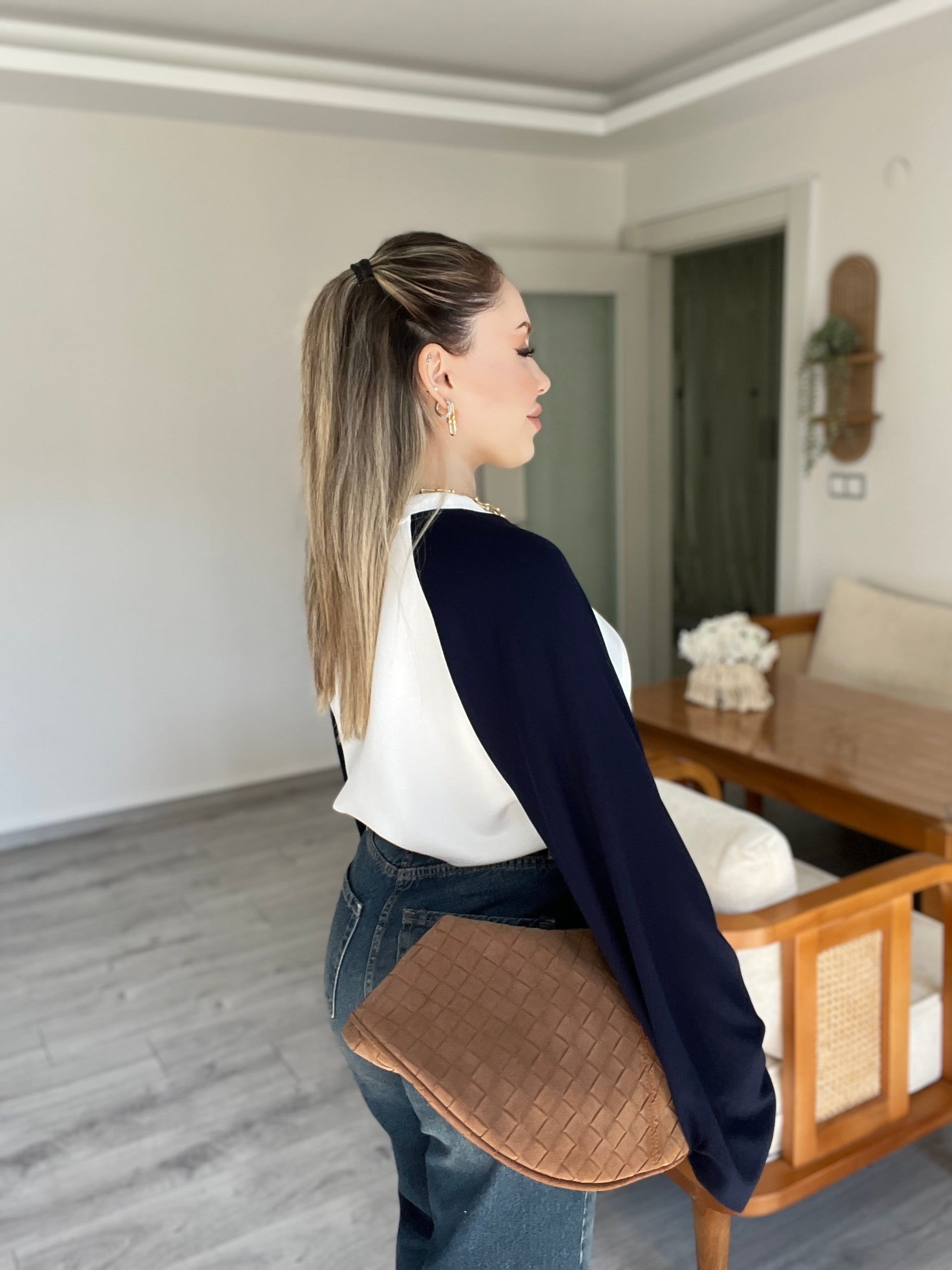 Lacivert Beyaz Kontrast Renkli Modal Basic