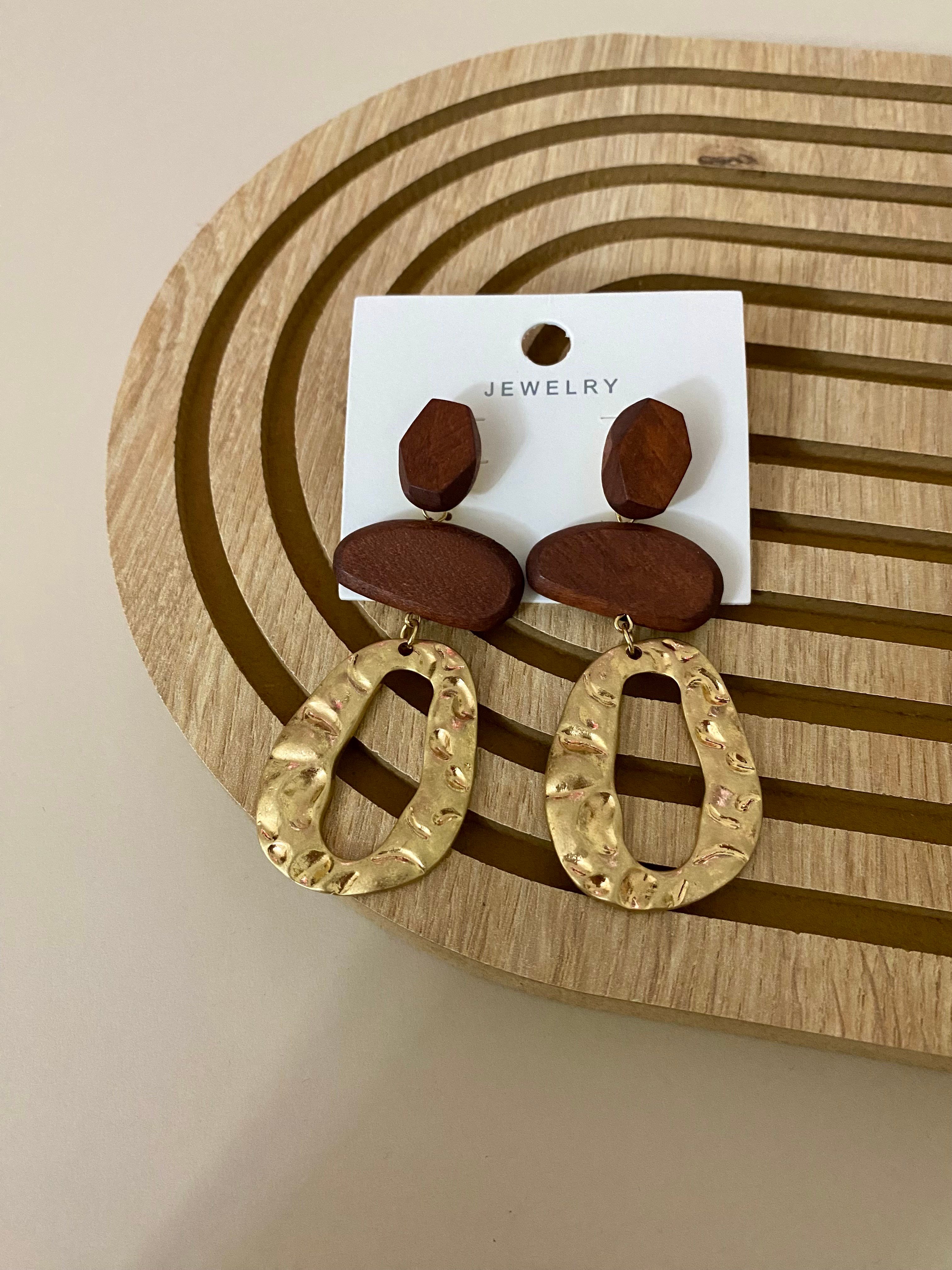 Marka Model Gold Kahve Boğumlu Küpe 