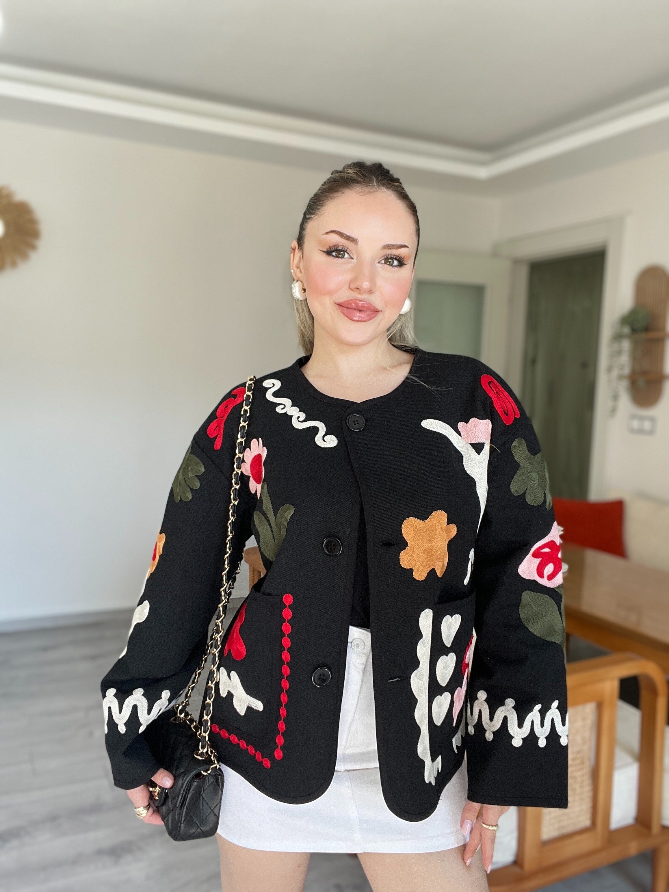 Marka Muadili Siyah Çiçek Nakışlı Premium Kalite Ceket