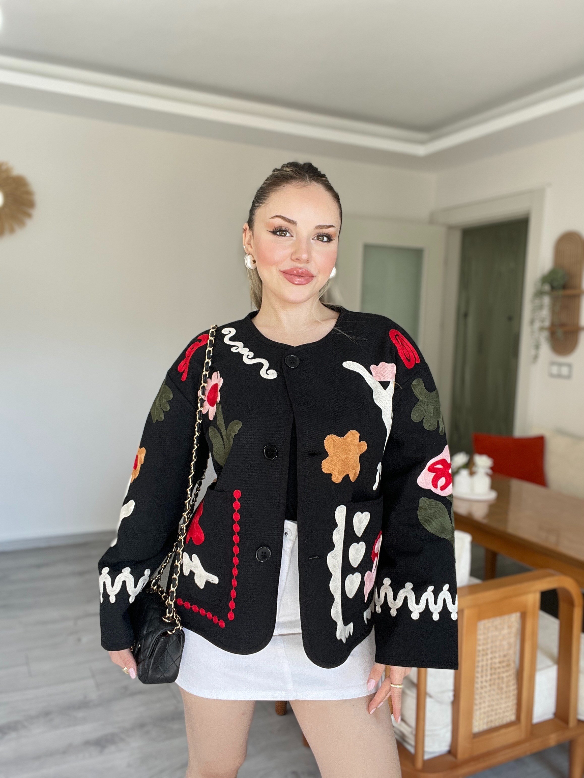 Marka Muadili Siyah Çiçek Nakışlı Premium Kalite Ceket
