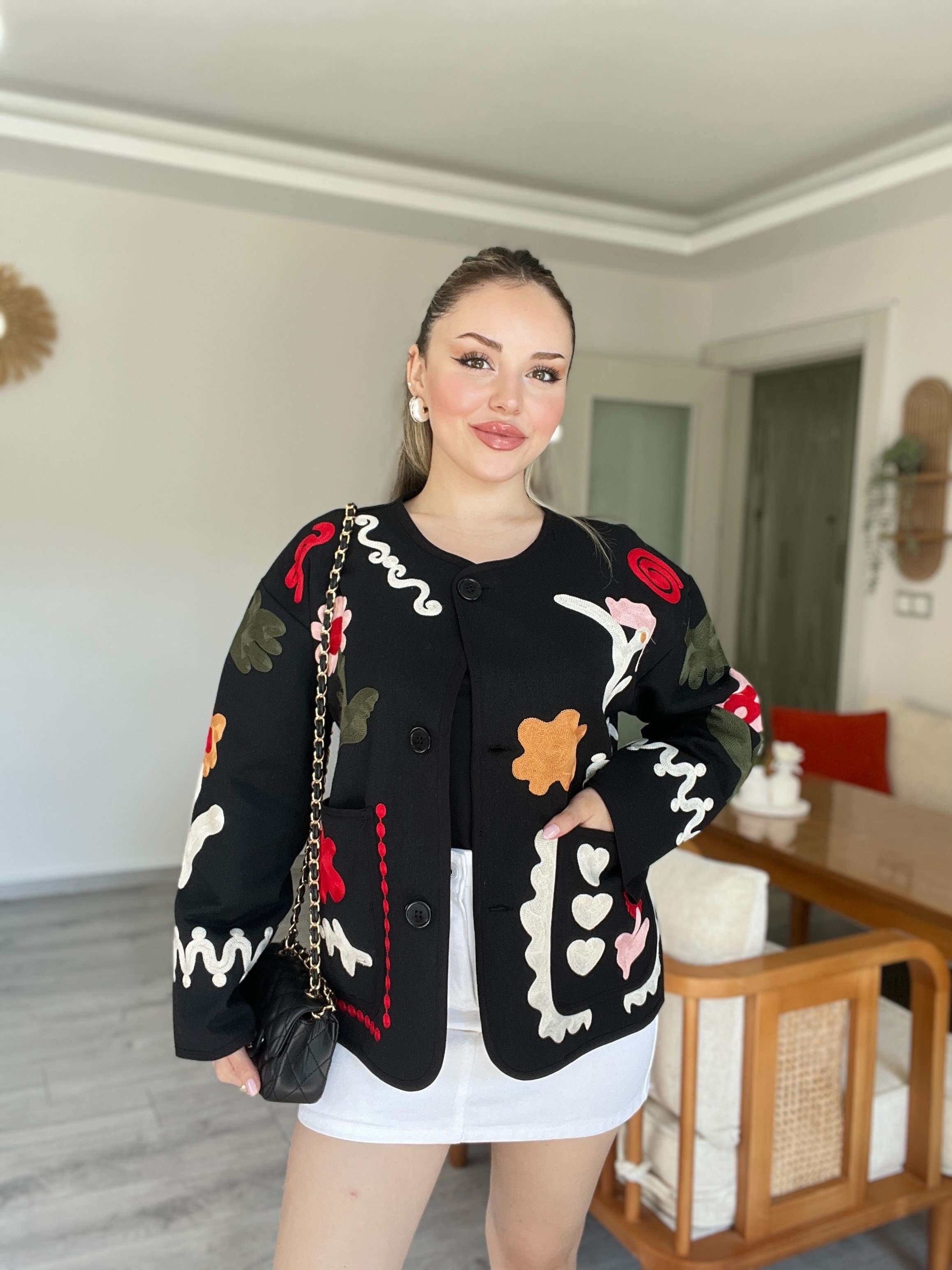 Marka Muadili Siyah Çiçek Nakışlı Premium Kalite Ceket