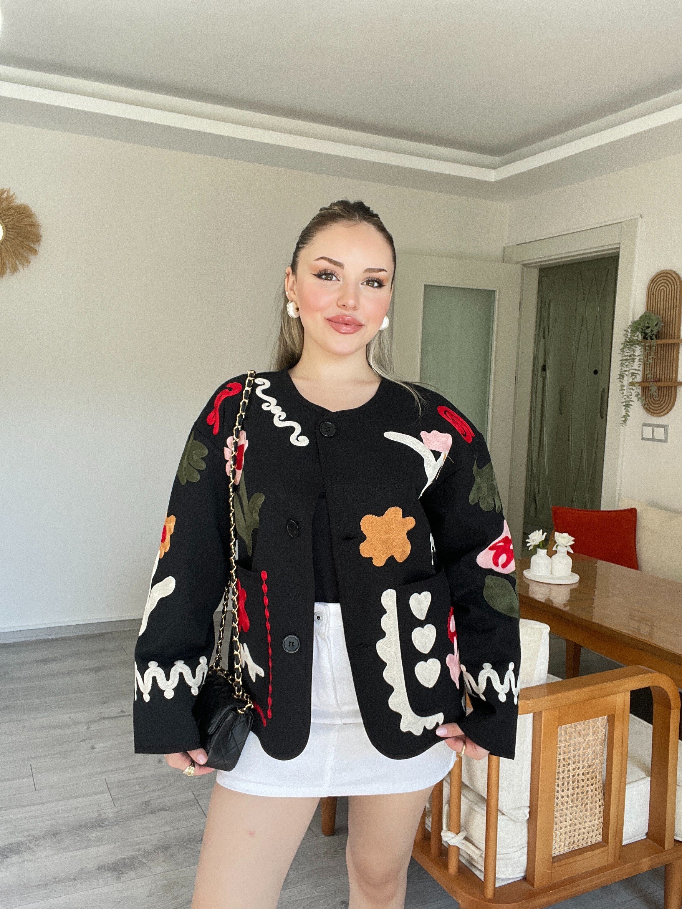 Marka Muadili Siyah Çiçek Nakışlı Premium Kalite Ceket