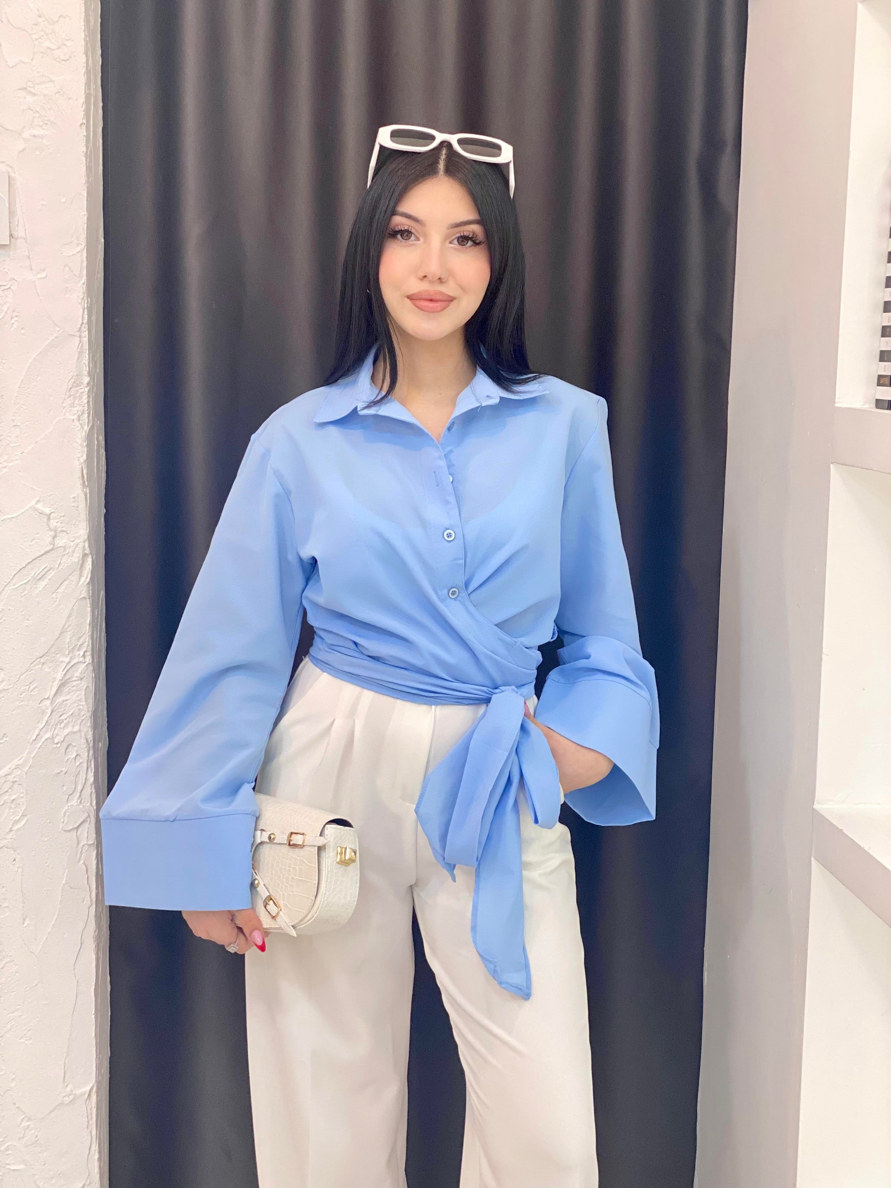 Mavi Bağlamalı Model Gömlek 