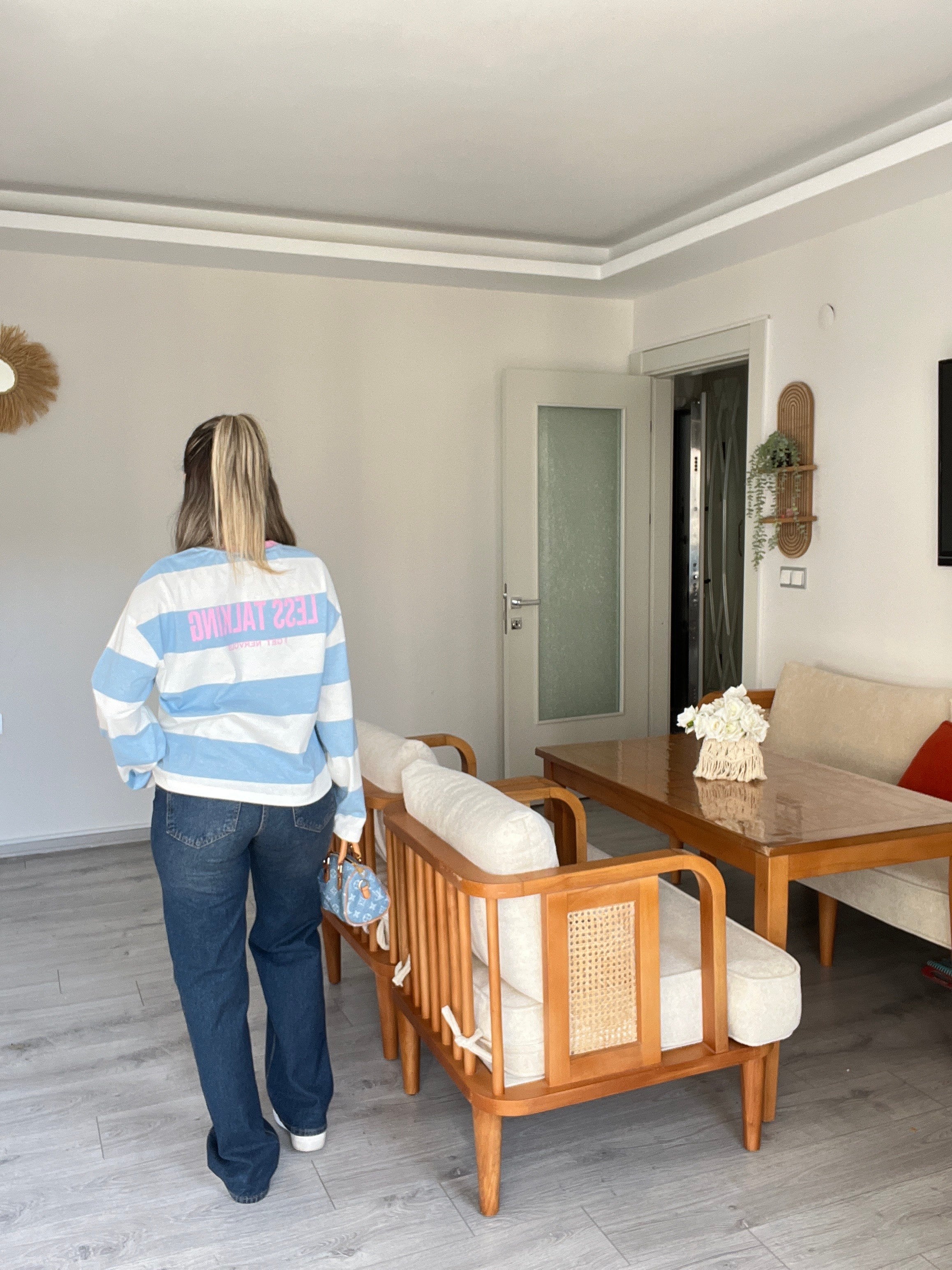 Mavi Beyaz Çizgili Pembe Yazılı Basic