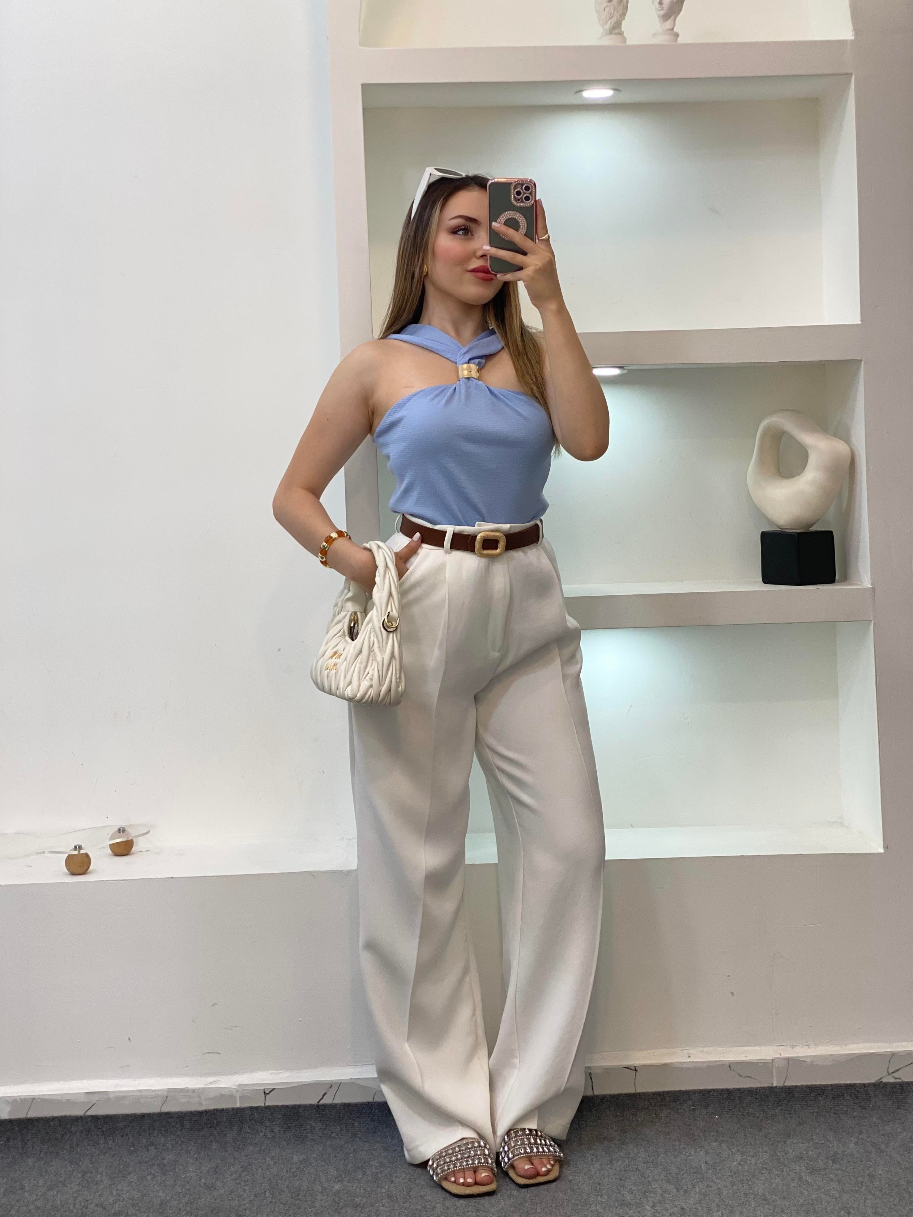 Mavi Önü Tokalı Model Triko Bluz