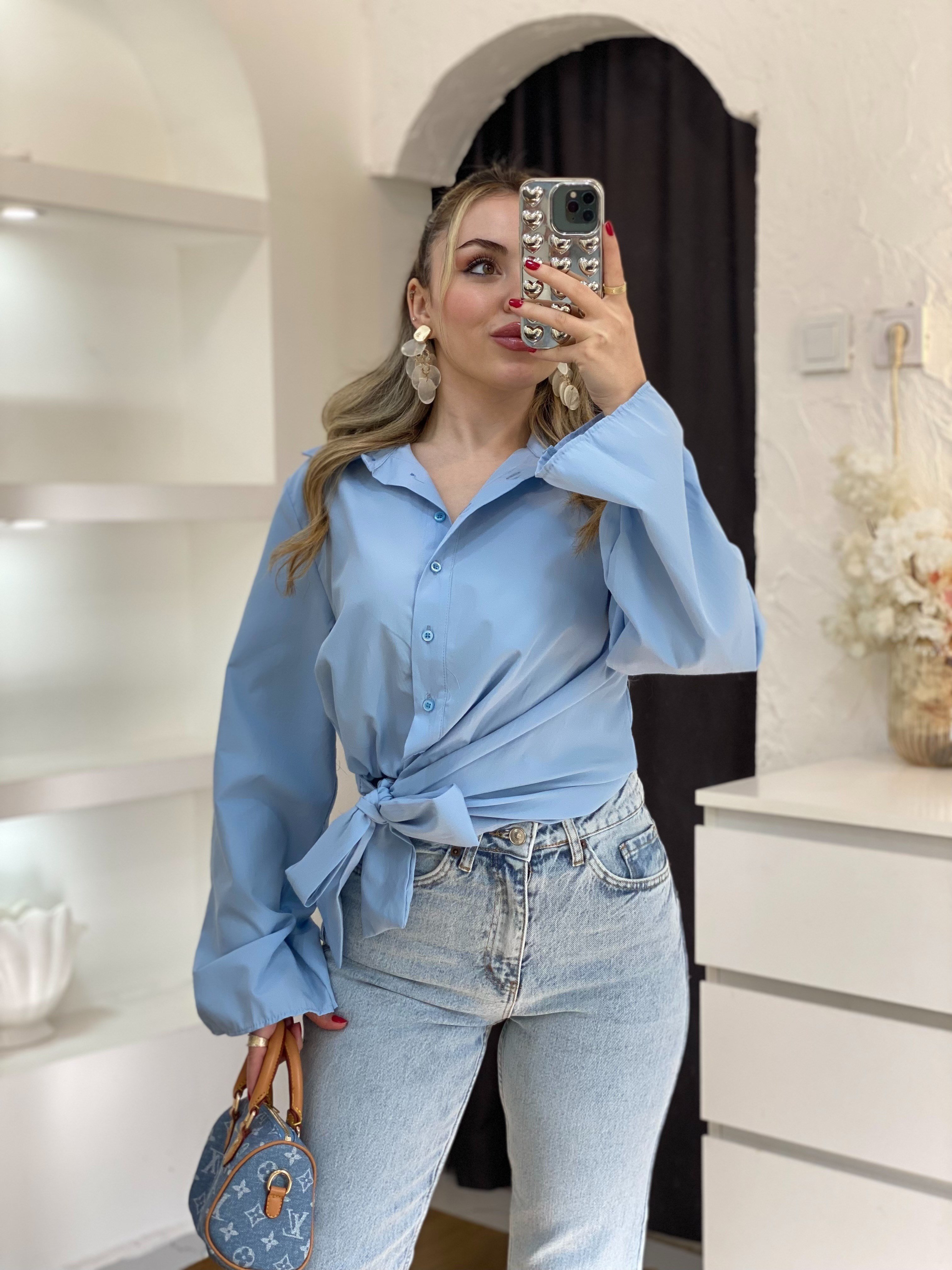 Mavi Yanı Bağlamalı Model Gömlek 