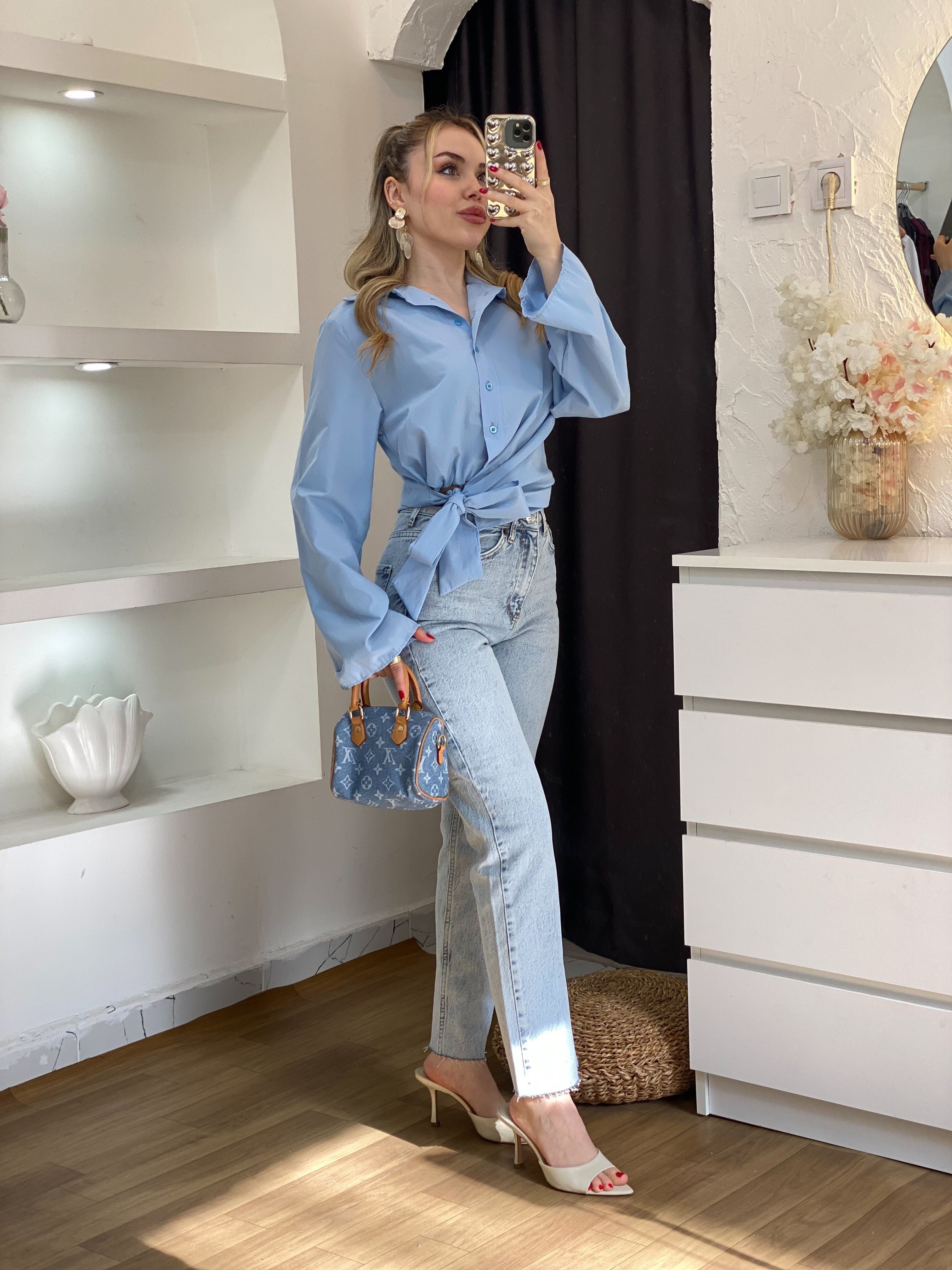 Mavi Yanı Bağlamalı Model Gömlek 