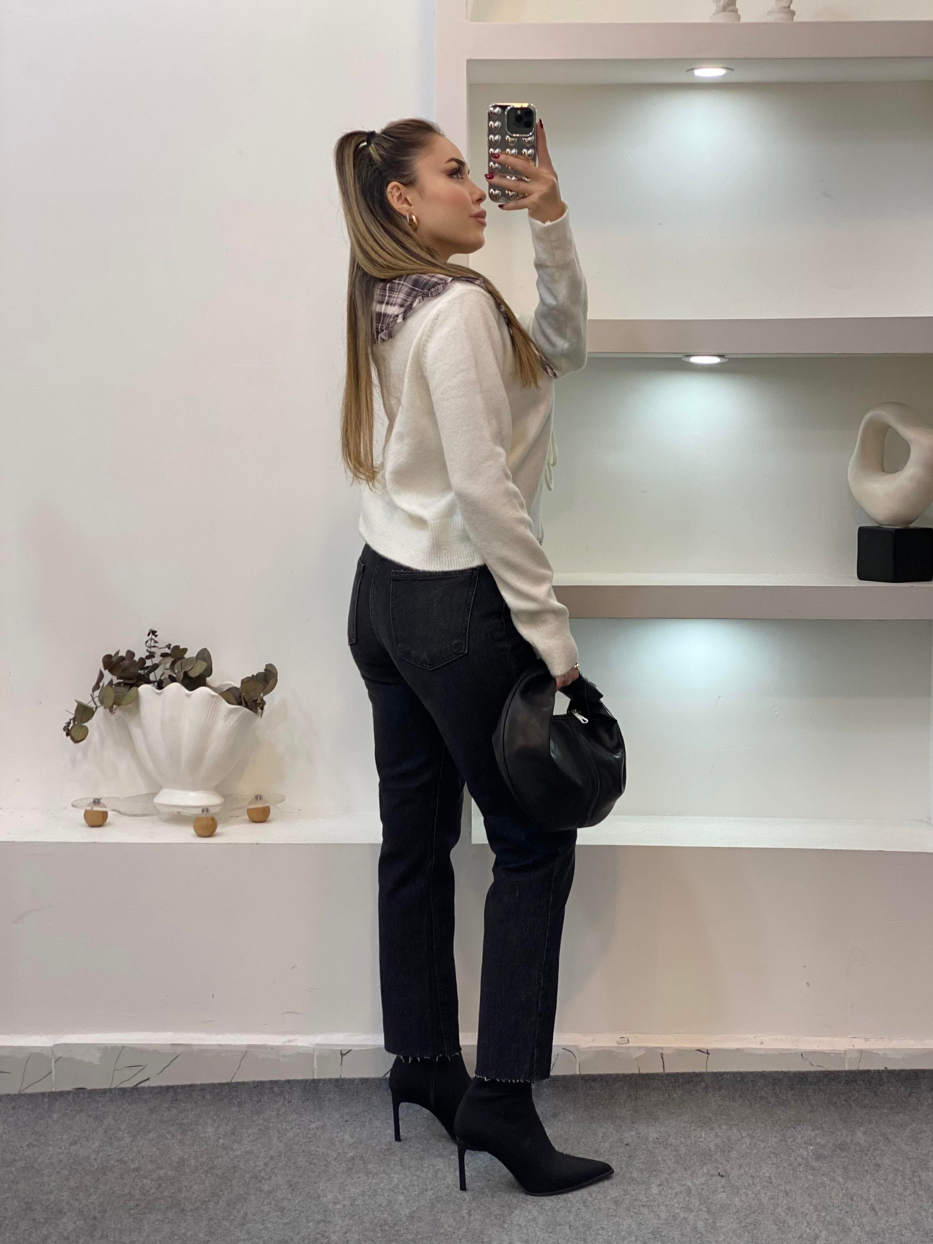 Nisan Marka Yaka Detaylı Triko Hırka 
