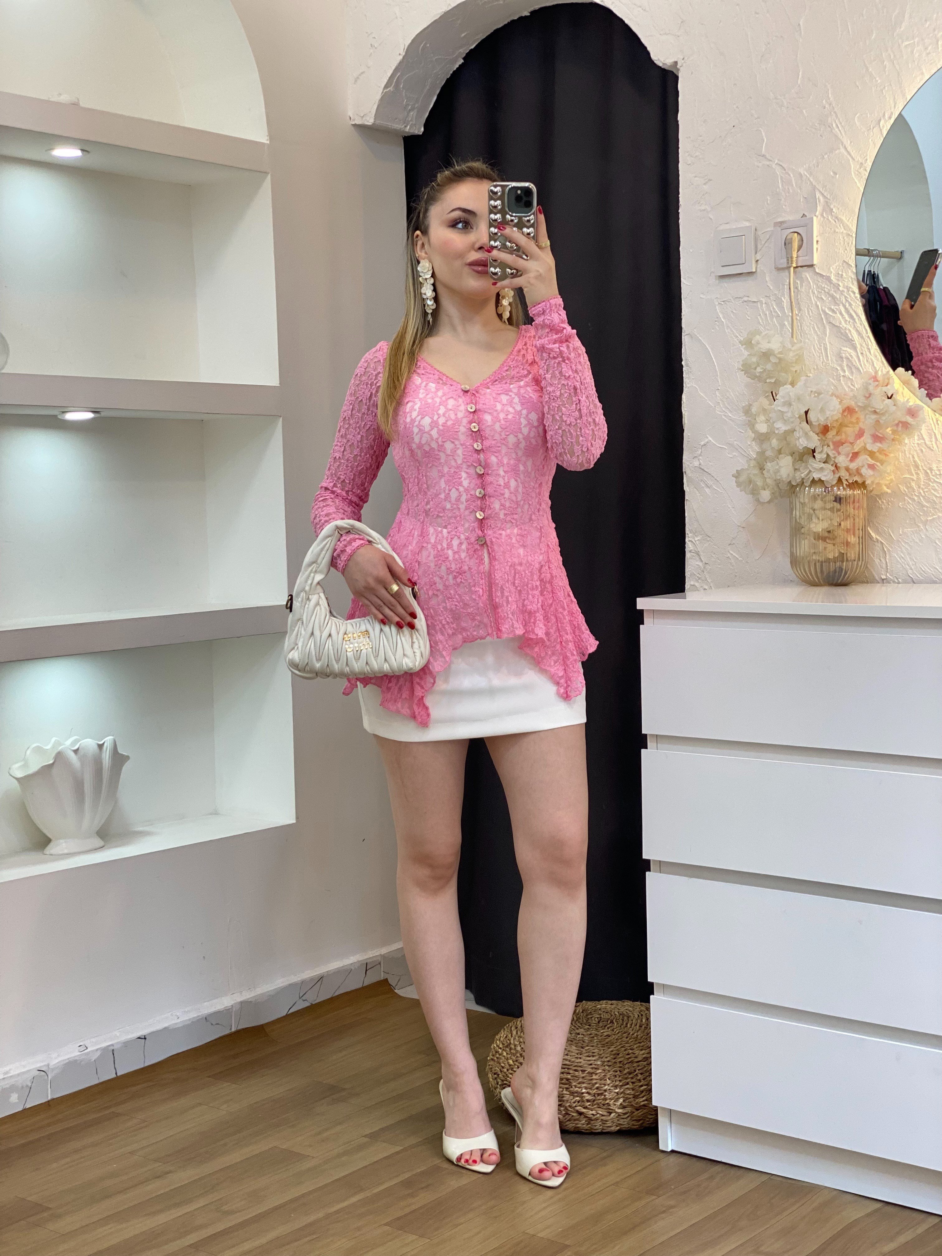 Pembe Bel Oturtmalı Model Volanlı Dantel Bluz