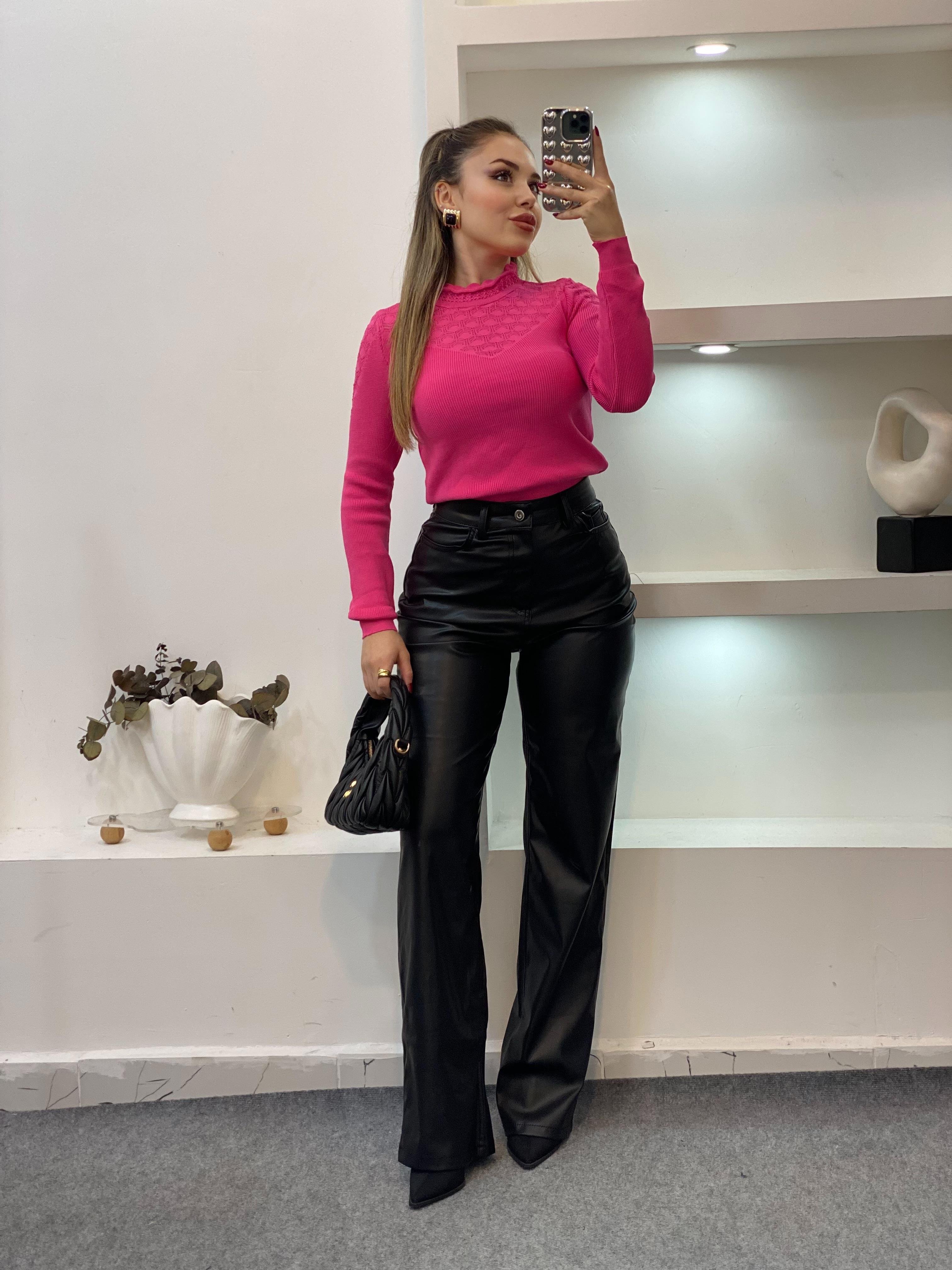 Pembe Desenli Yarım Boğazlı Triko Bluz