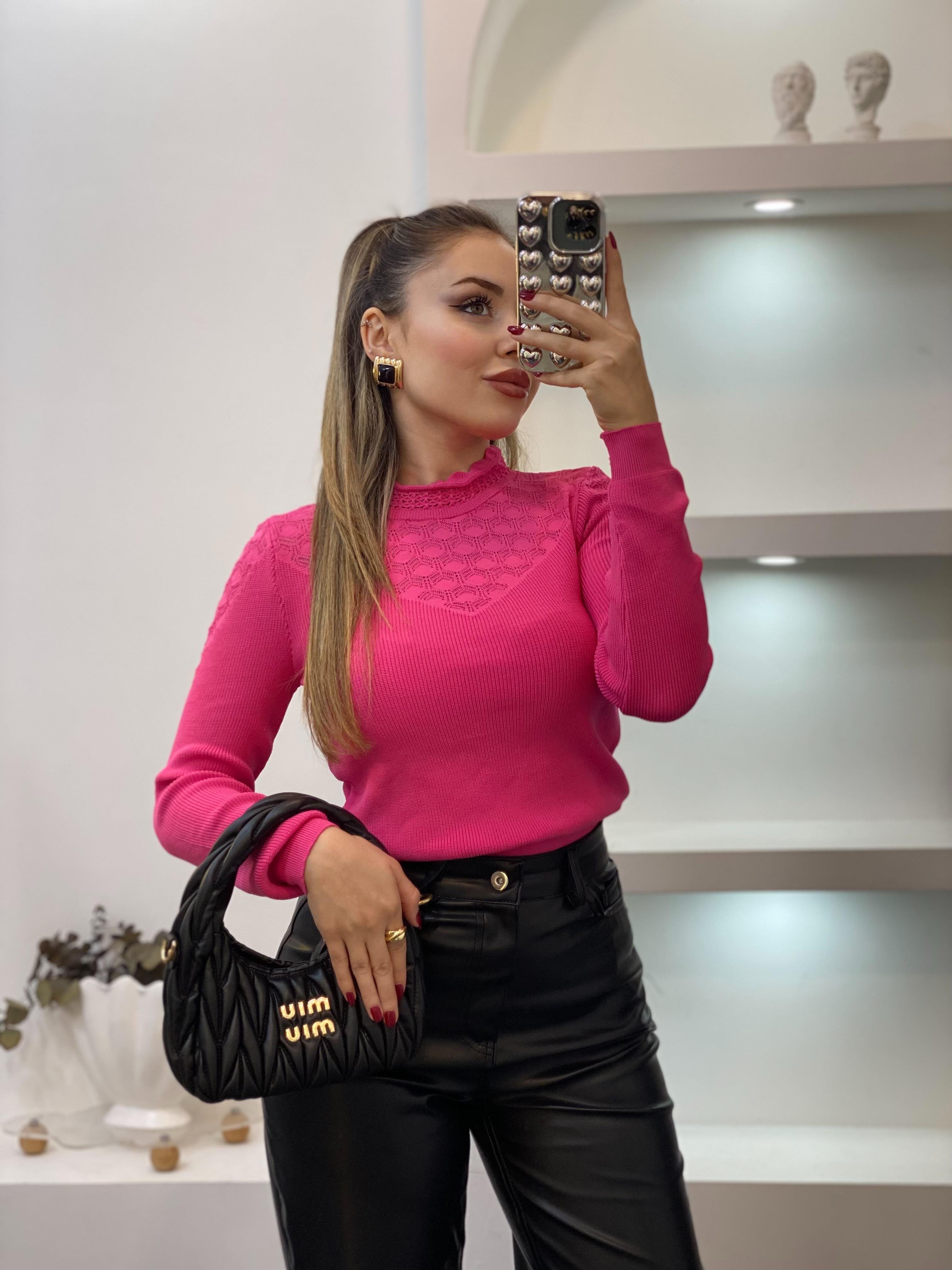 Pembe Desenli Yarım Boğazlı Triko Bluz