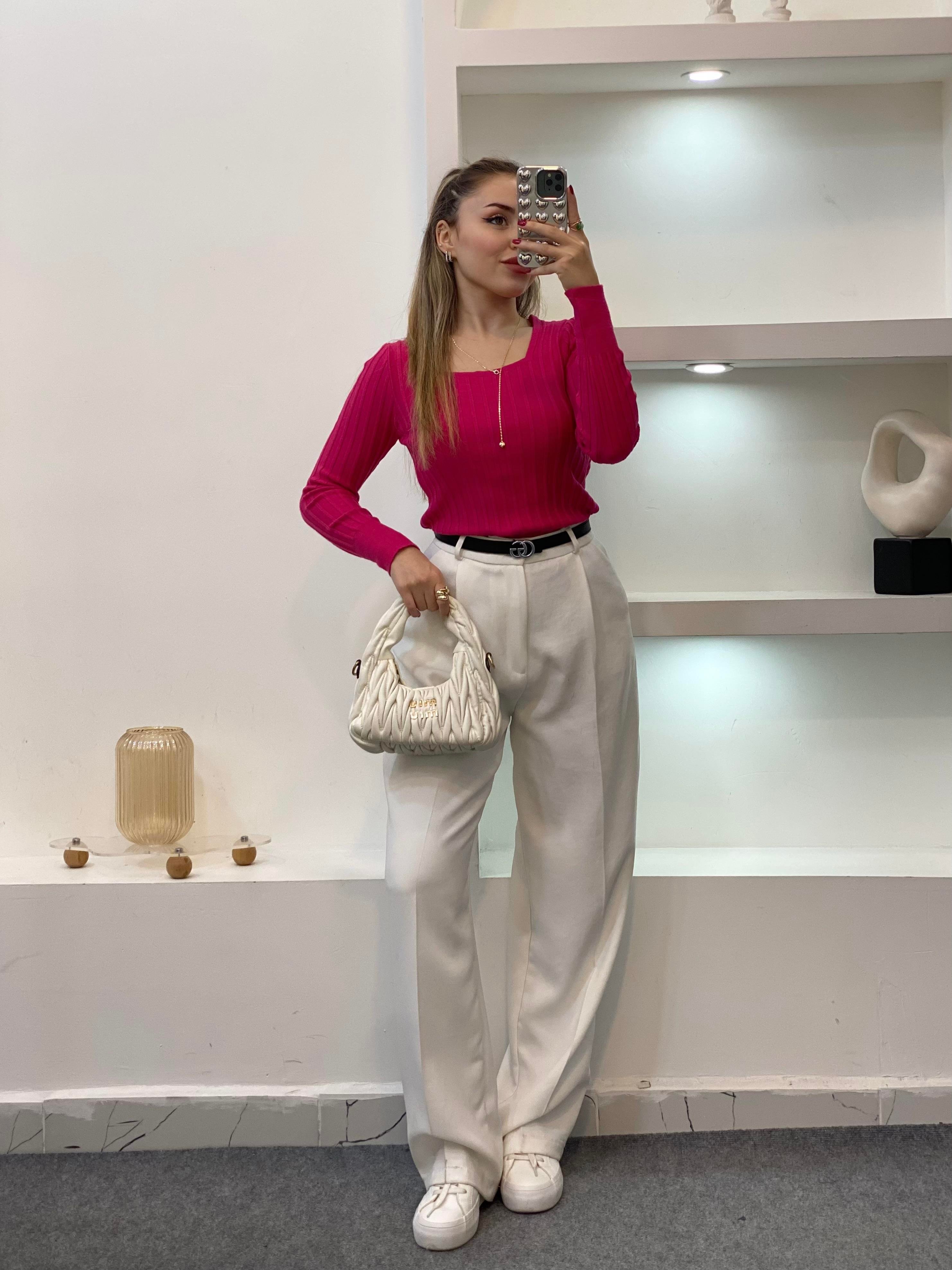 Pembe Kare Yaka Yumoş Dokulu Triko Bluz