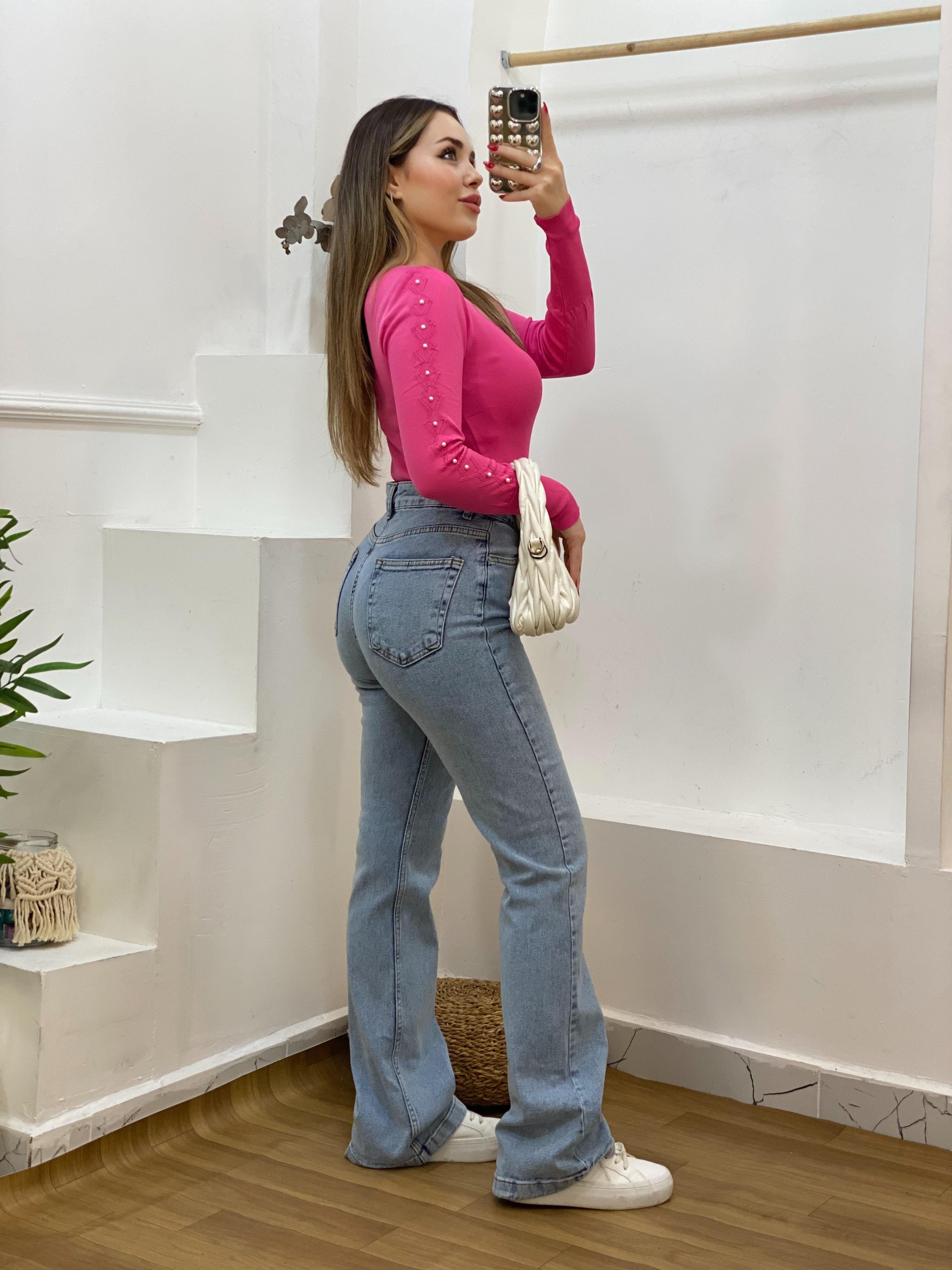 Pembe Kolları Sıralı İnci Detaylı Triko Bluz