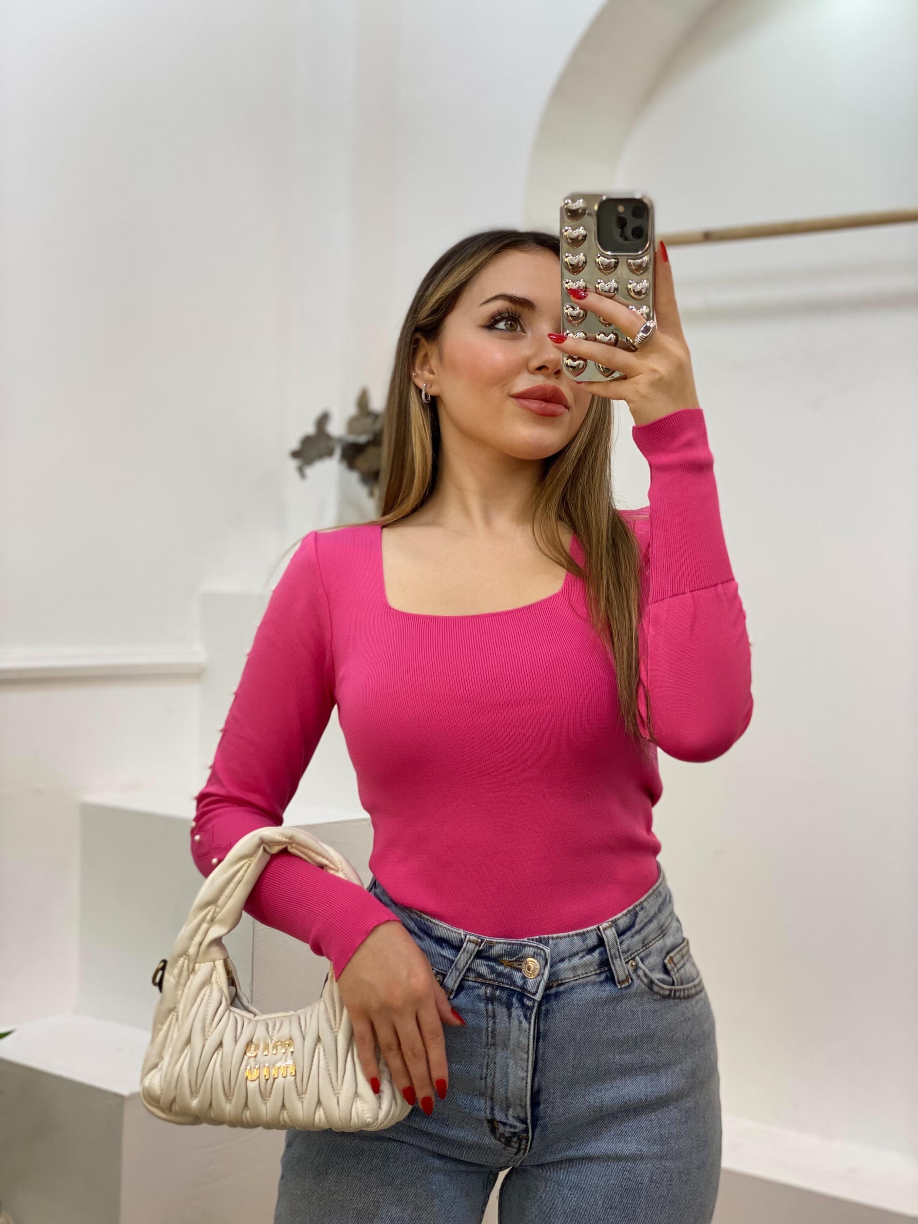 Pembe Kolları Sıralı İnci Detaylı Triko Bluz