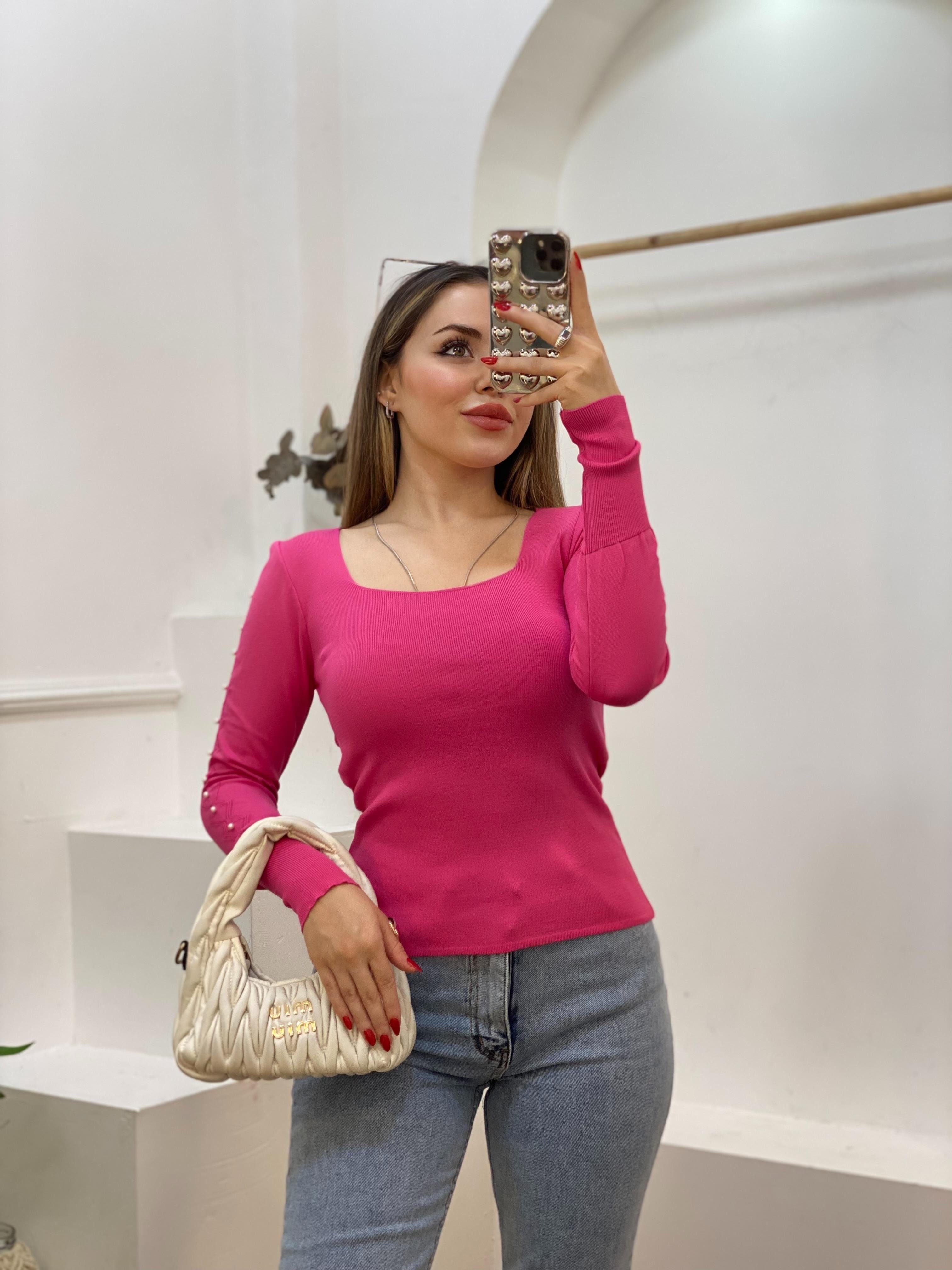 Pembe Kolları Sıralı İnci Detaylı Triko Bluz