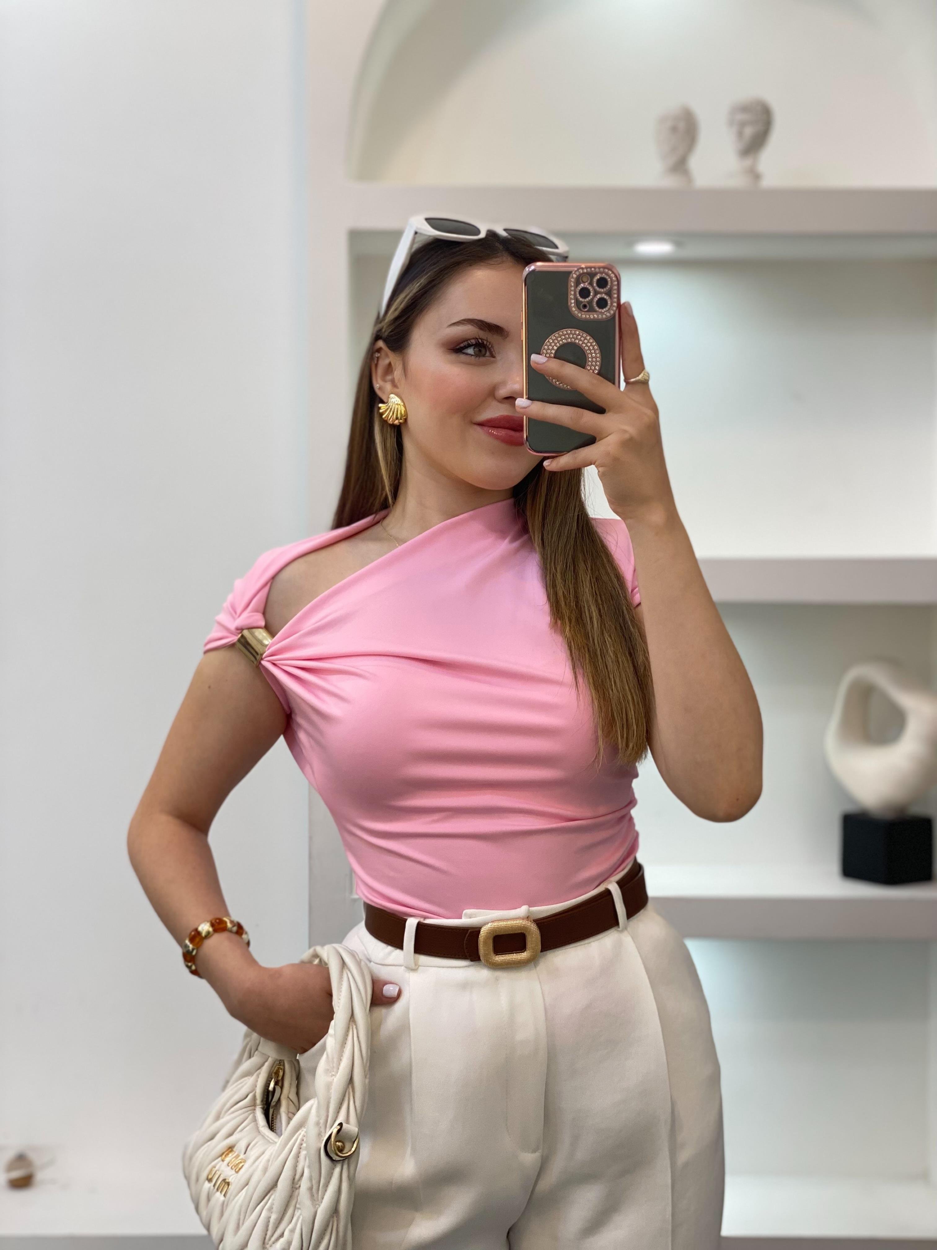 Pembe Omuz Gold Tokalı Bluz