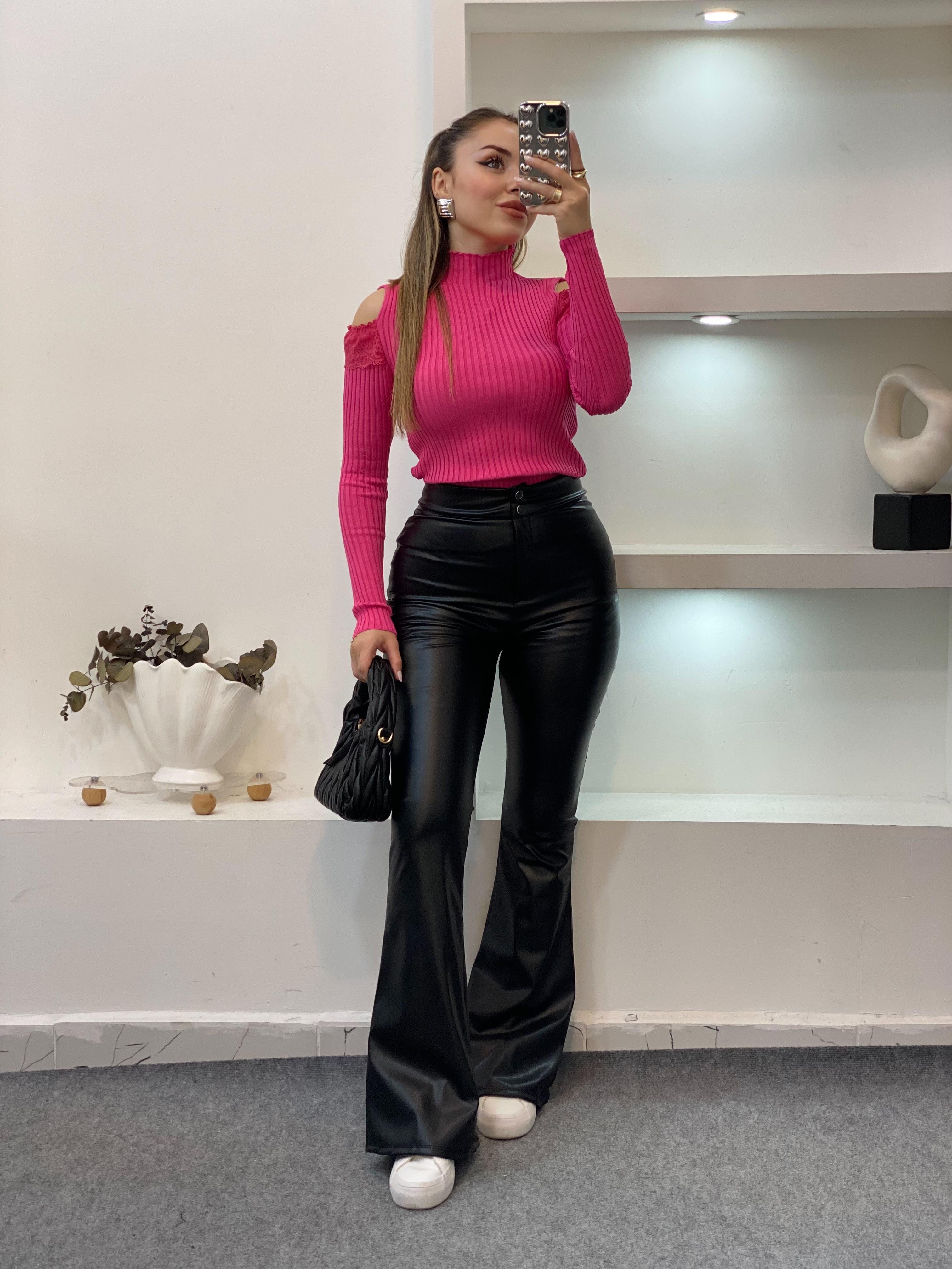 Pembe Omuz Pencereli Model Triko Bluz